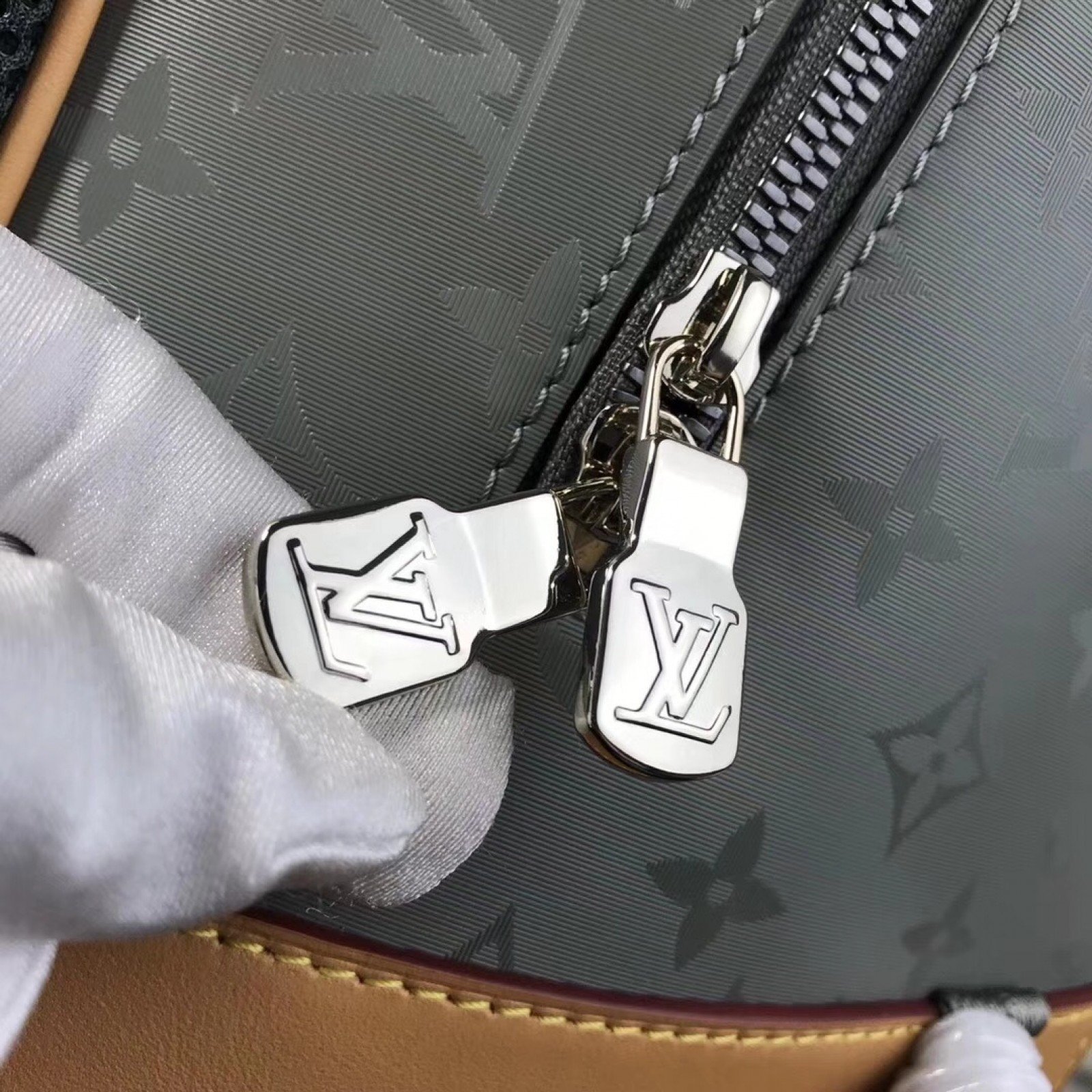 LV MONOGRAM TITANIUM Backpack M43881