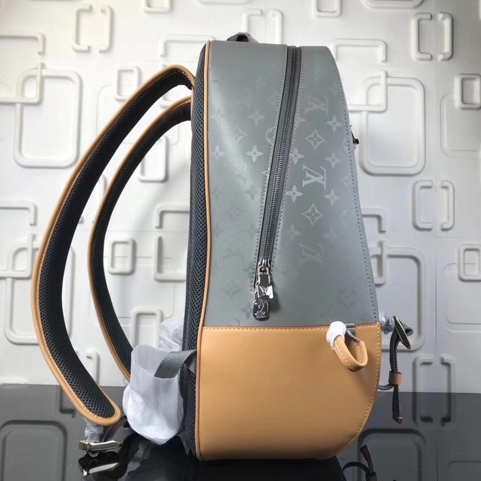 LV MONOGRAM TITANIUM Backpack M43881