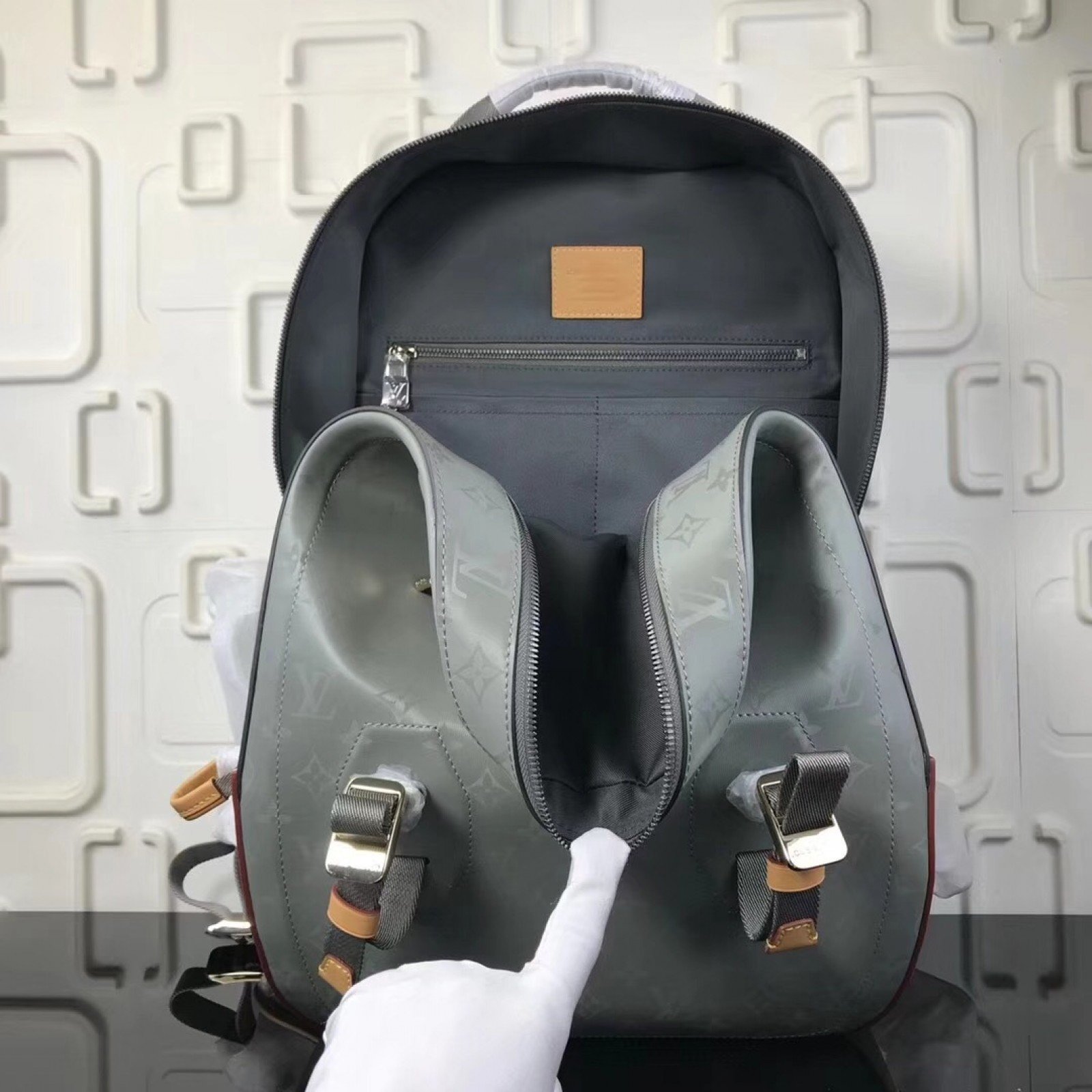 LV MONOGRAM TITANIUM Backpack M43881