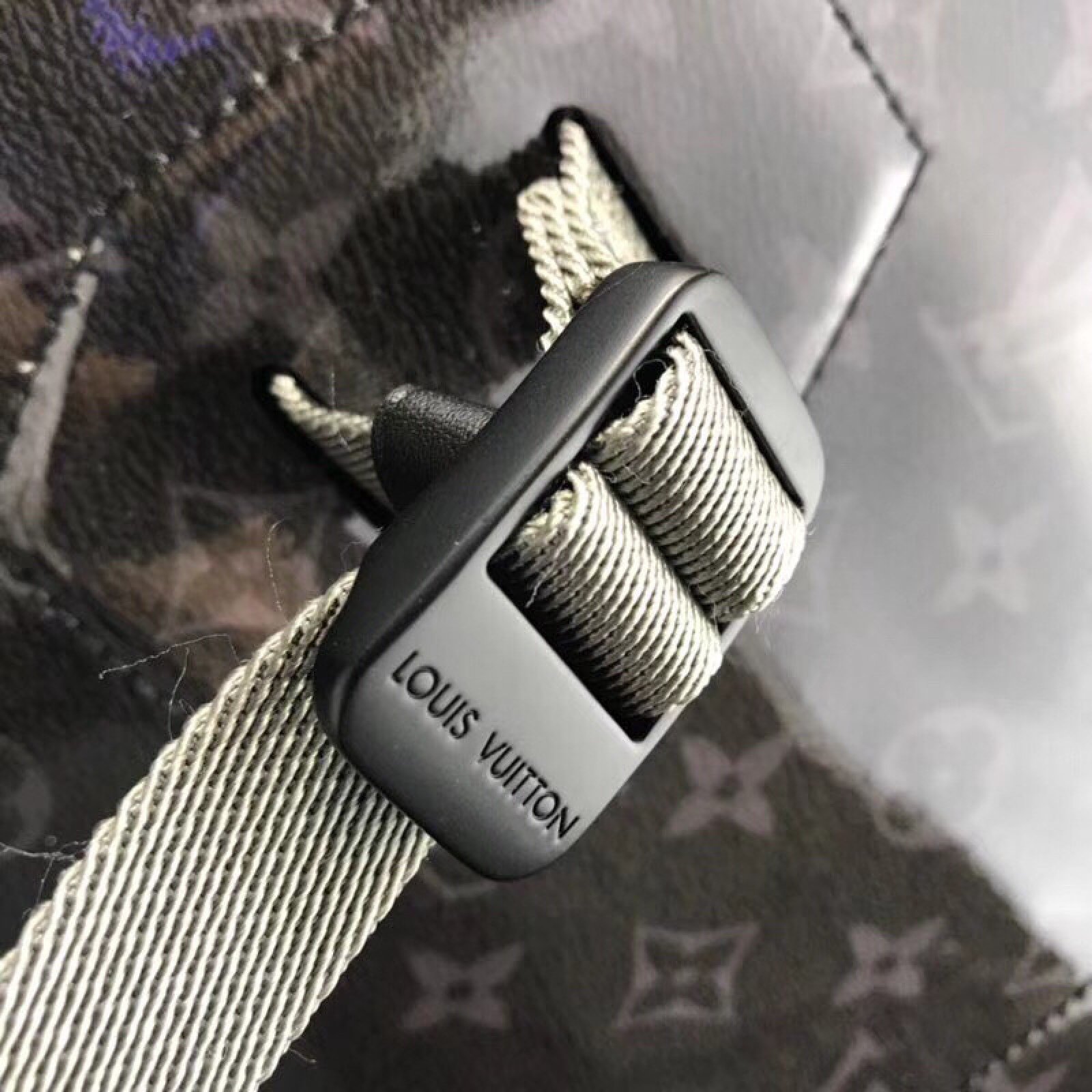 LV MONOGRAM TITANIUM Backpack M43881LH