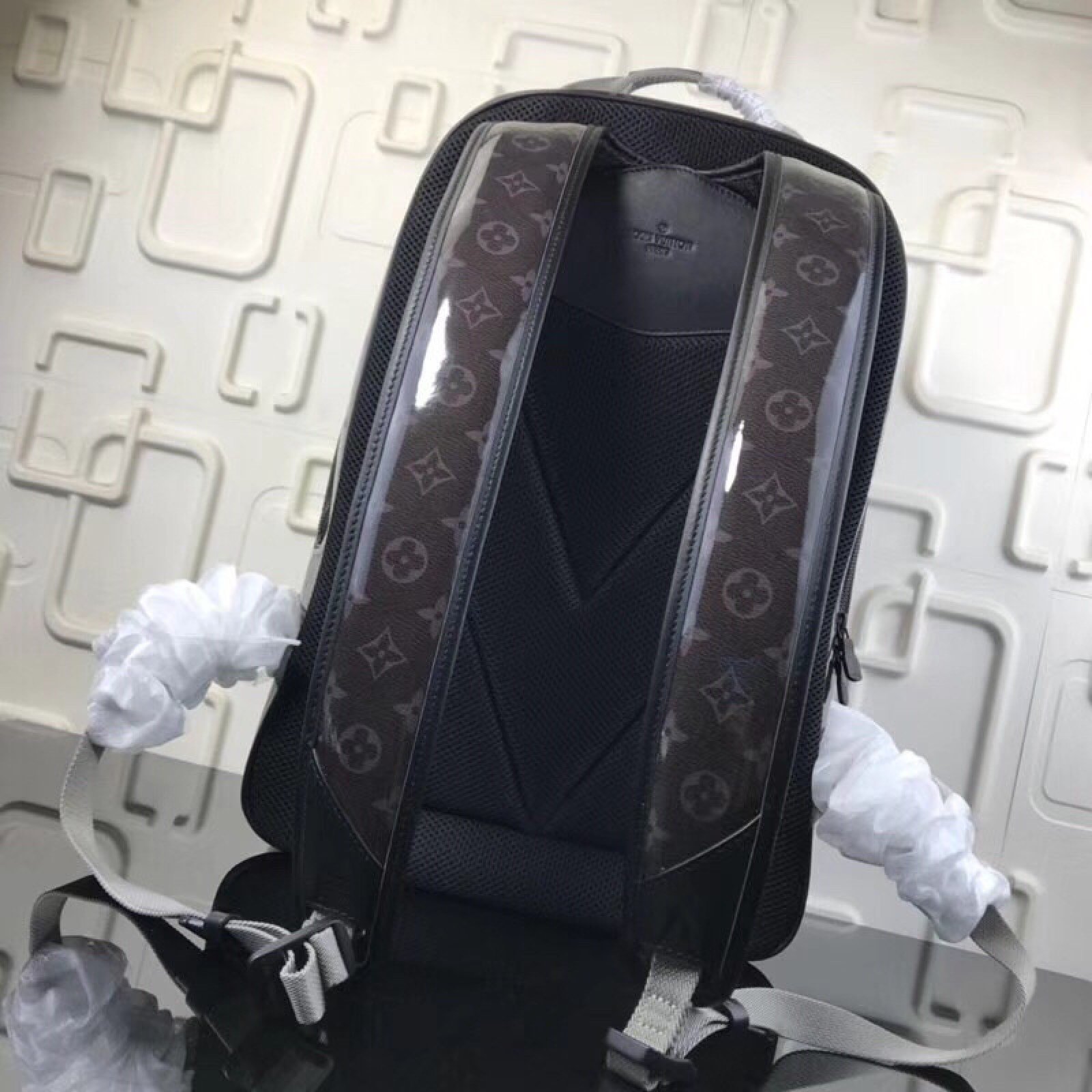LV MONOGRAM TITANIUM Backpack M43881LH