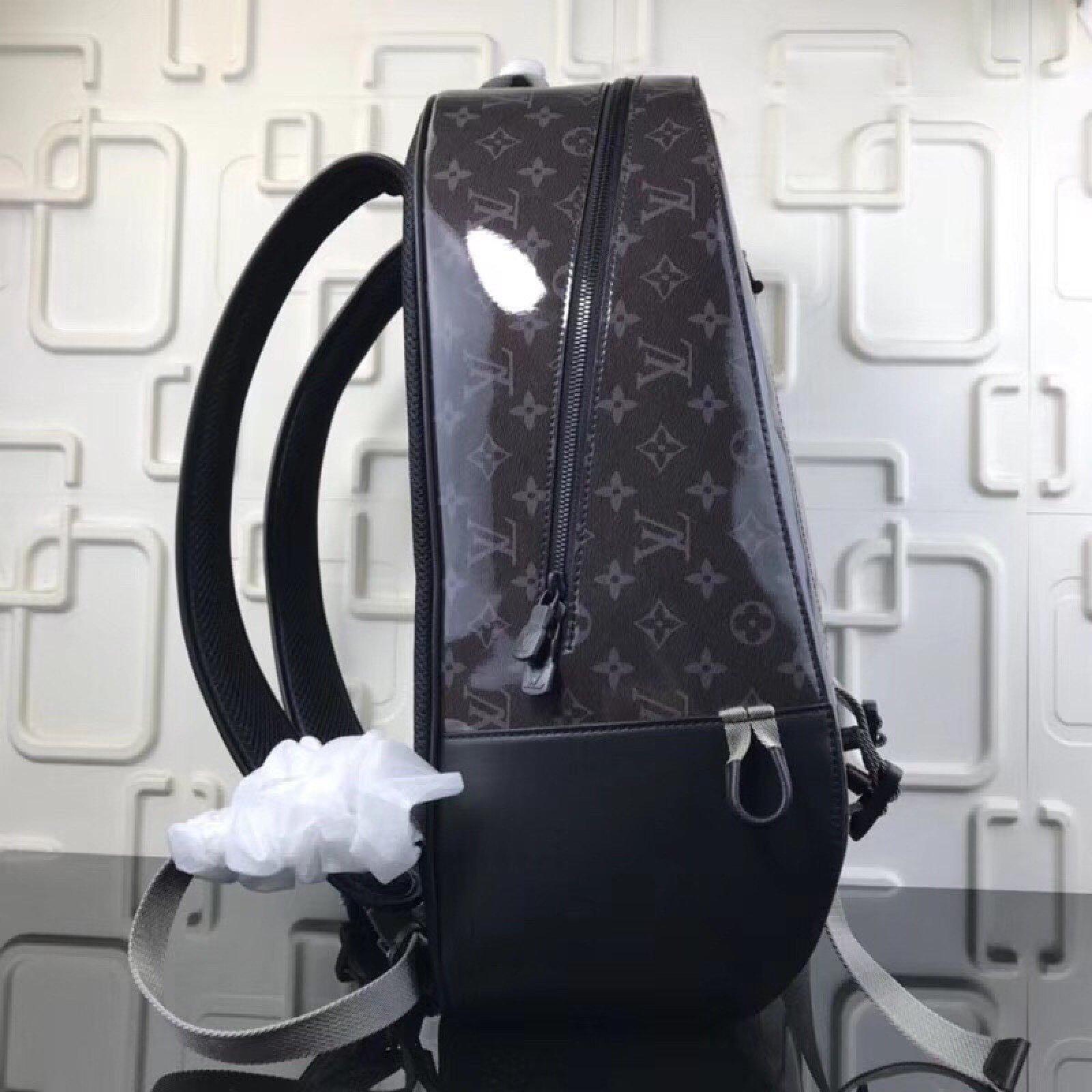 LV MONOGRAM TITANIUM Backpack M43881LH