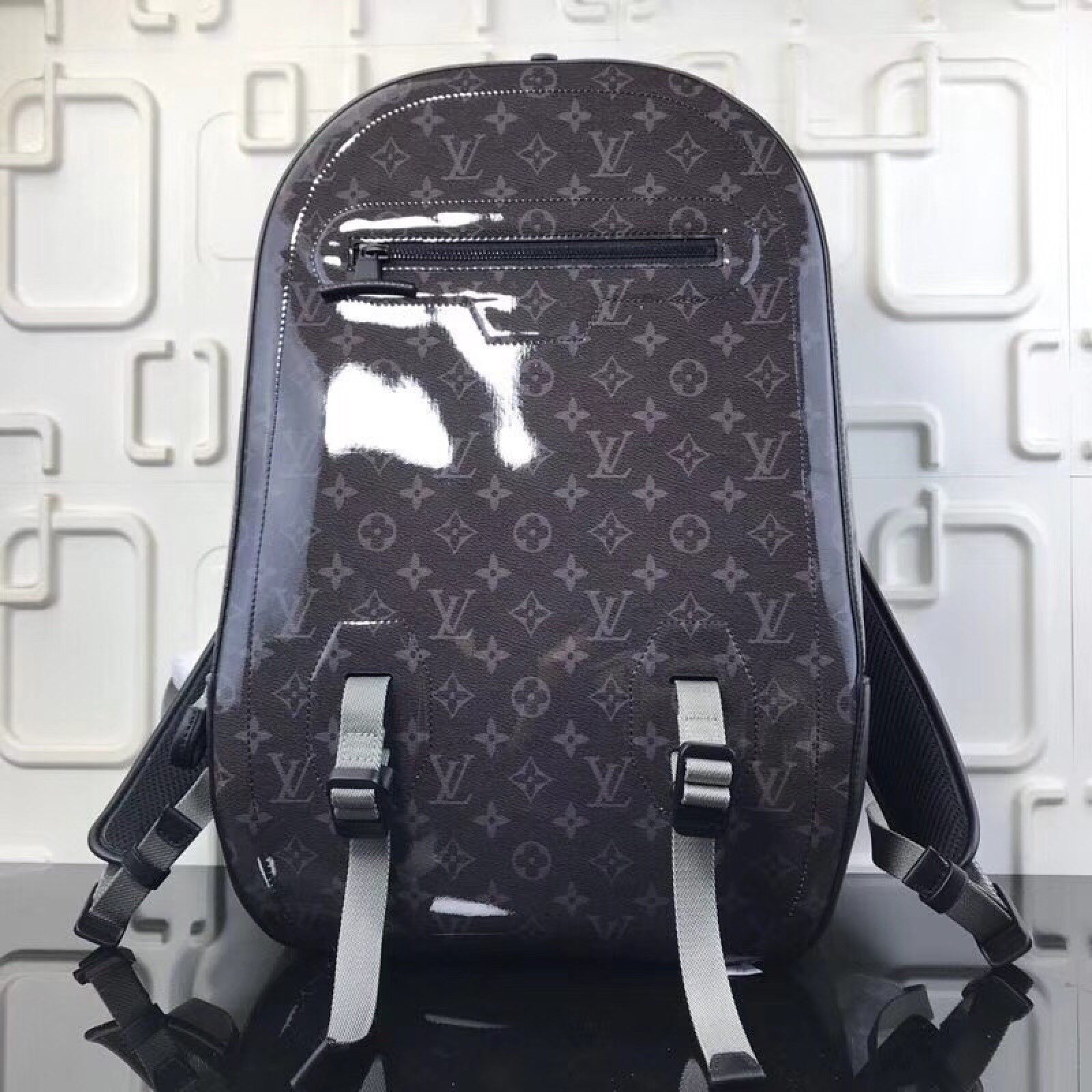 LV MONOGRAM TITANIUM Backpack M43881LH