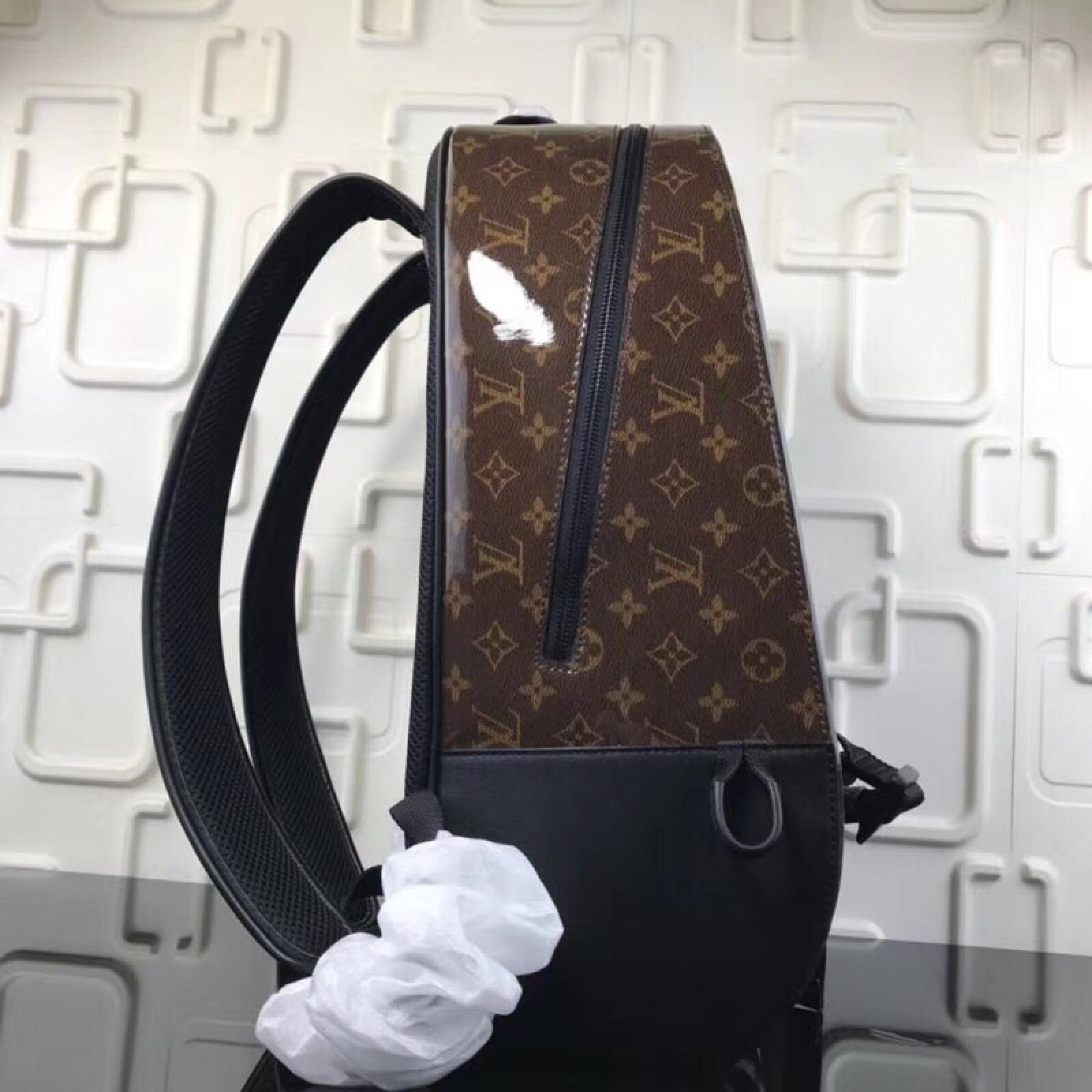 LV MONOGRAM TITANIUM Backpack M43881LH