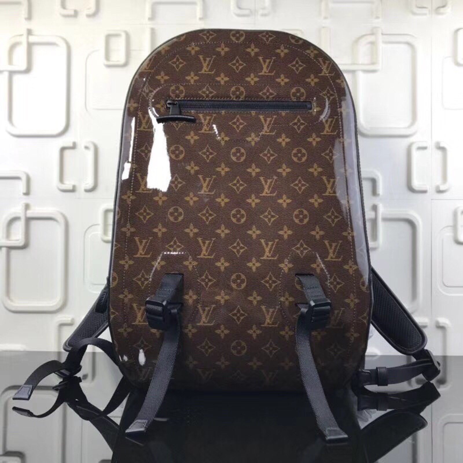 LV MONOGRAM TITANIUM Backpack M43881LH