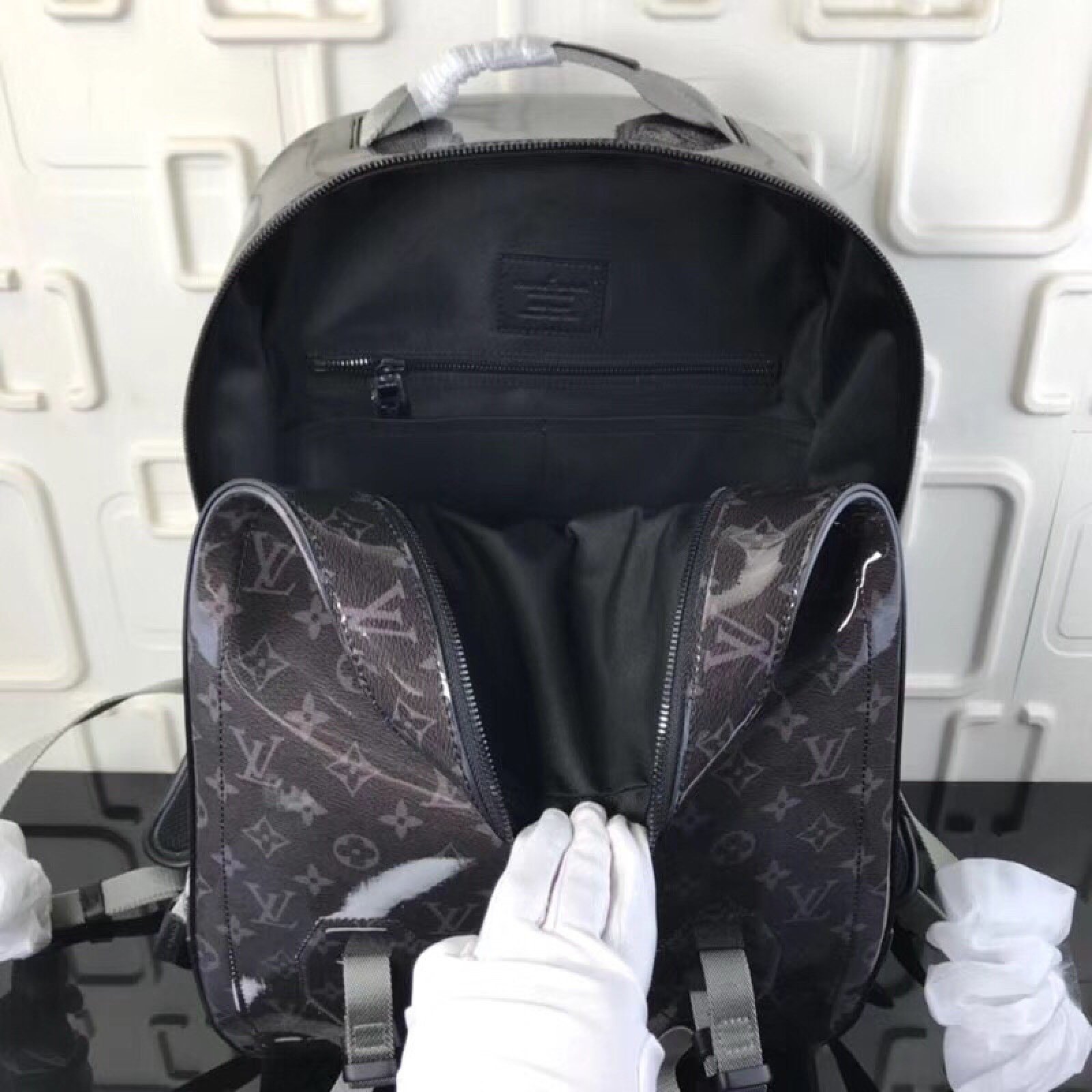 LV MONOGRAM TITANIUM Backpack M43881LH