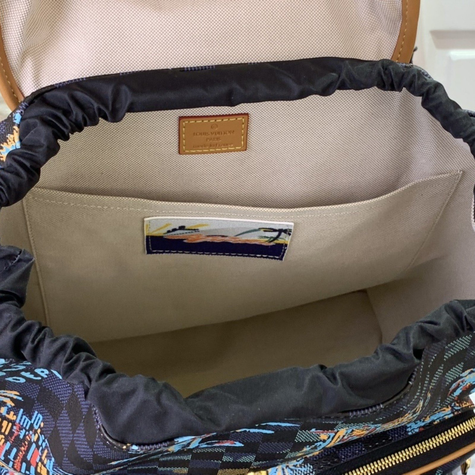 LV MONTSOURIS CARGO m40755