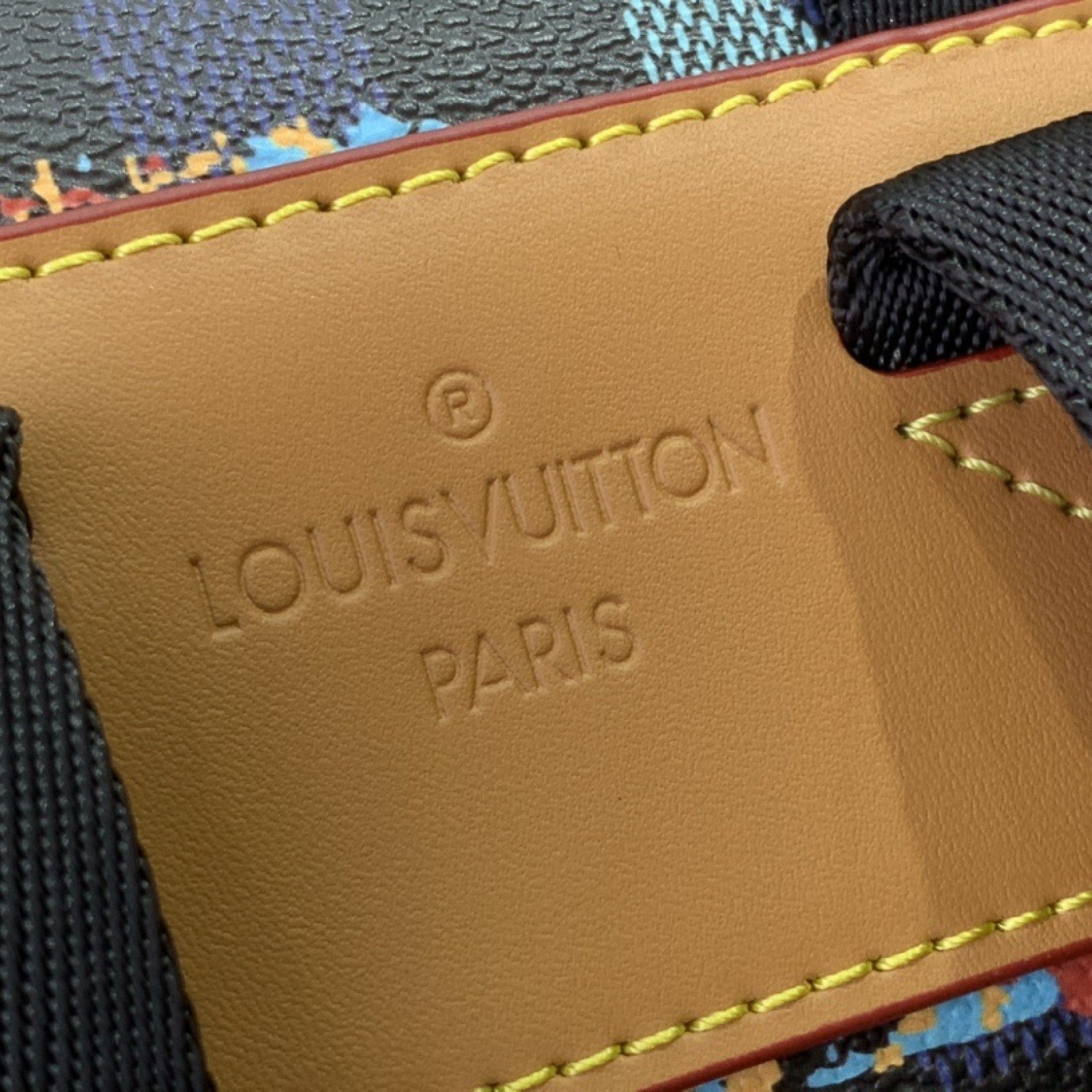 LV MONTSOURIS CARGO m40755