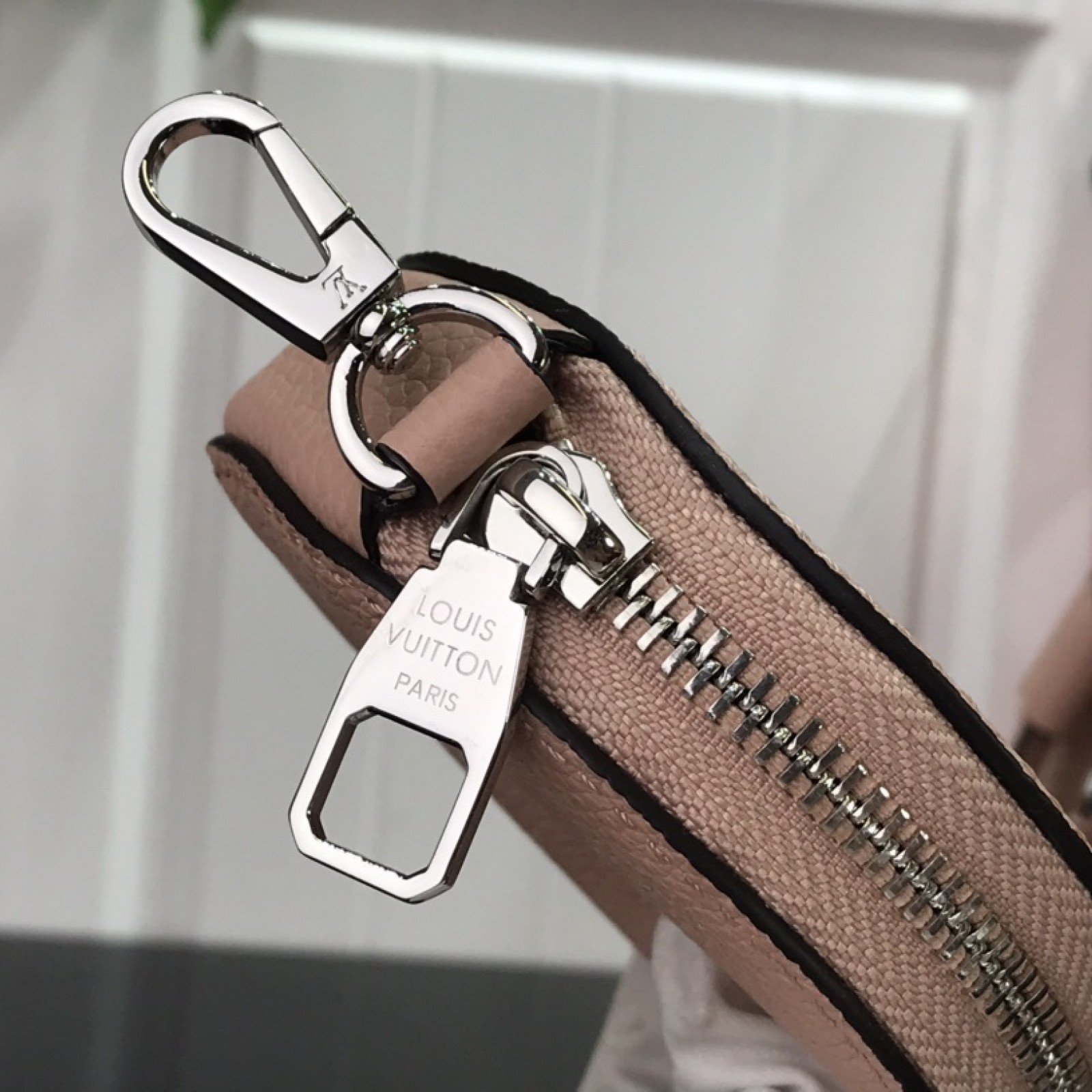 LV MURIA BAG M55799