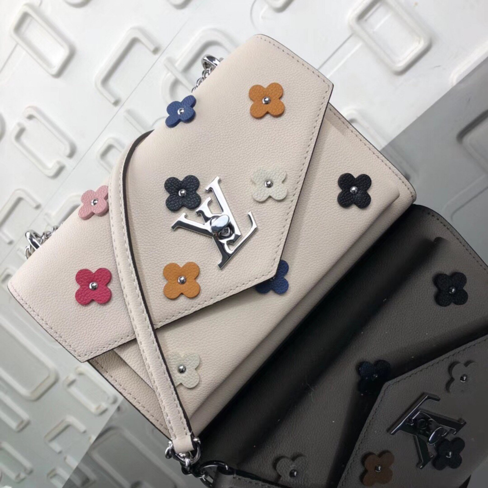 LV MYLOCKME BB Bag M53080