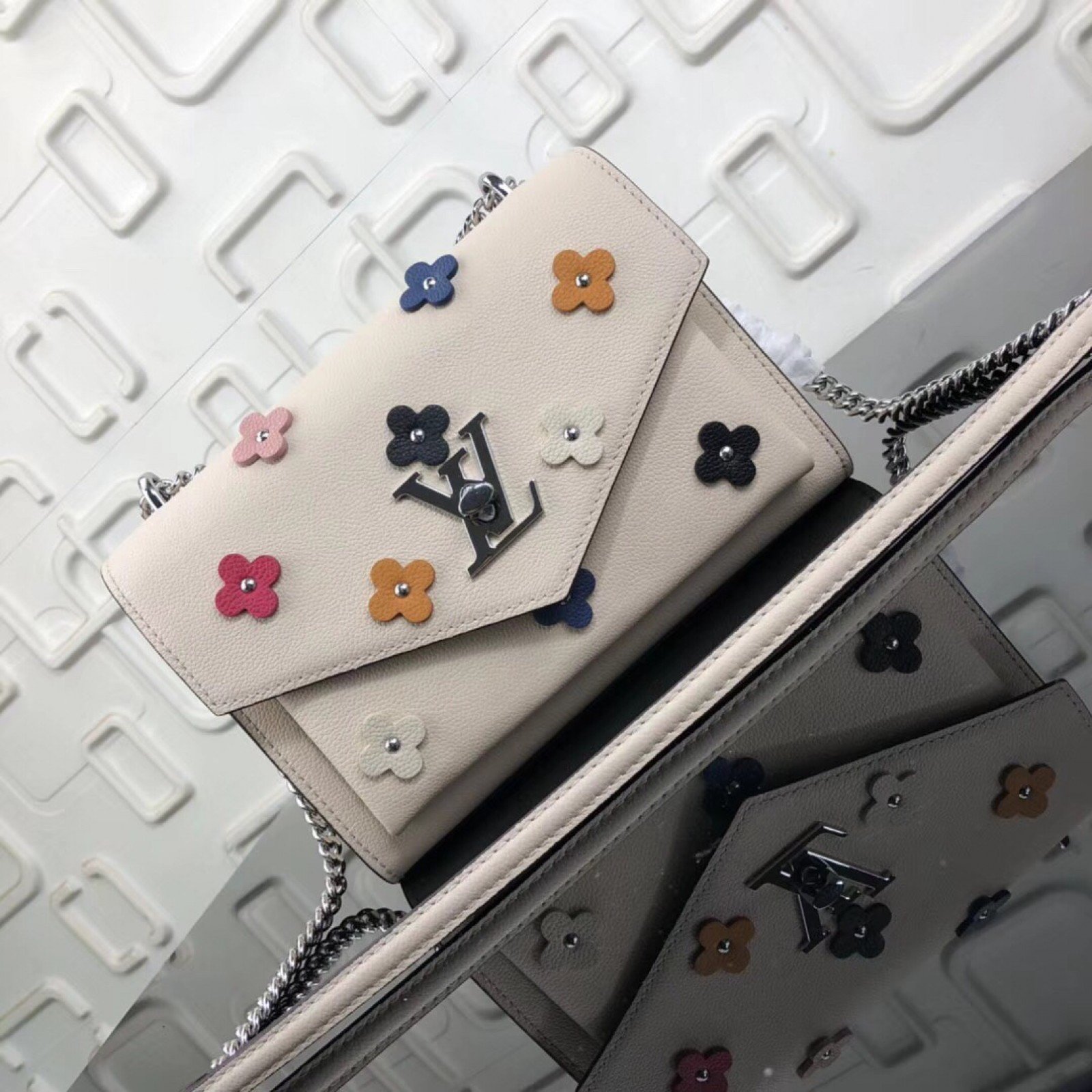 LV MYLOCKME BB Bag M53080
