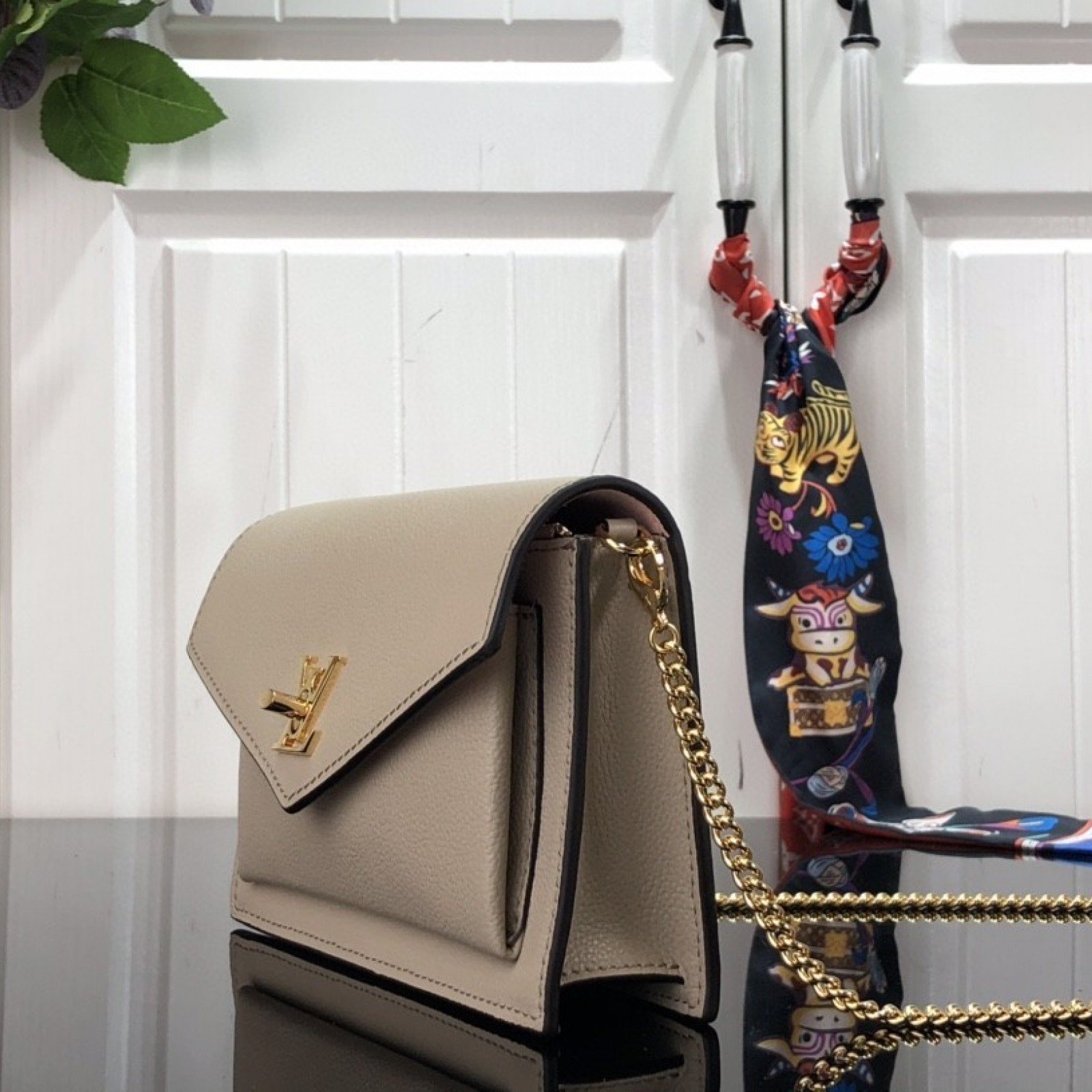 LV MYLOCKME CHAIN POCHETTE M81436