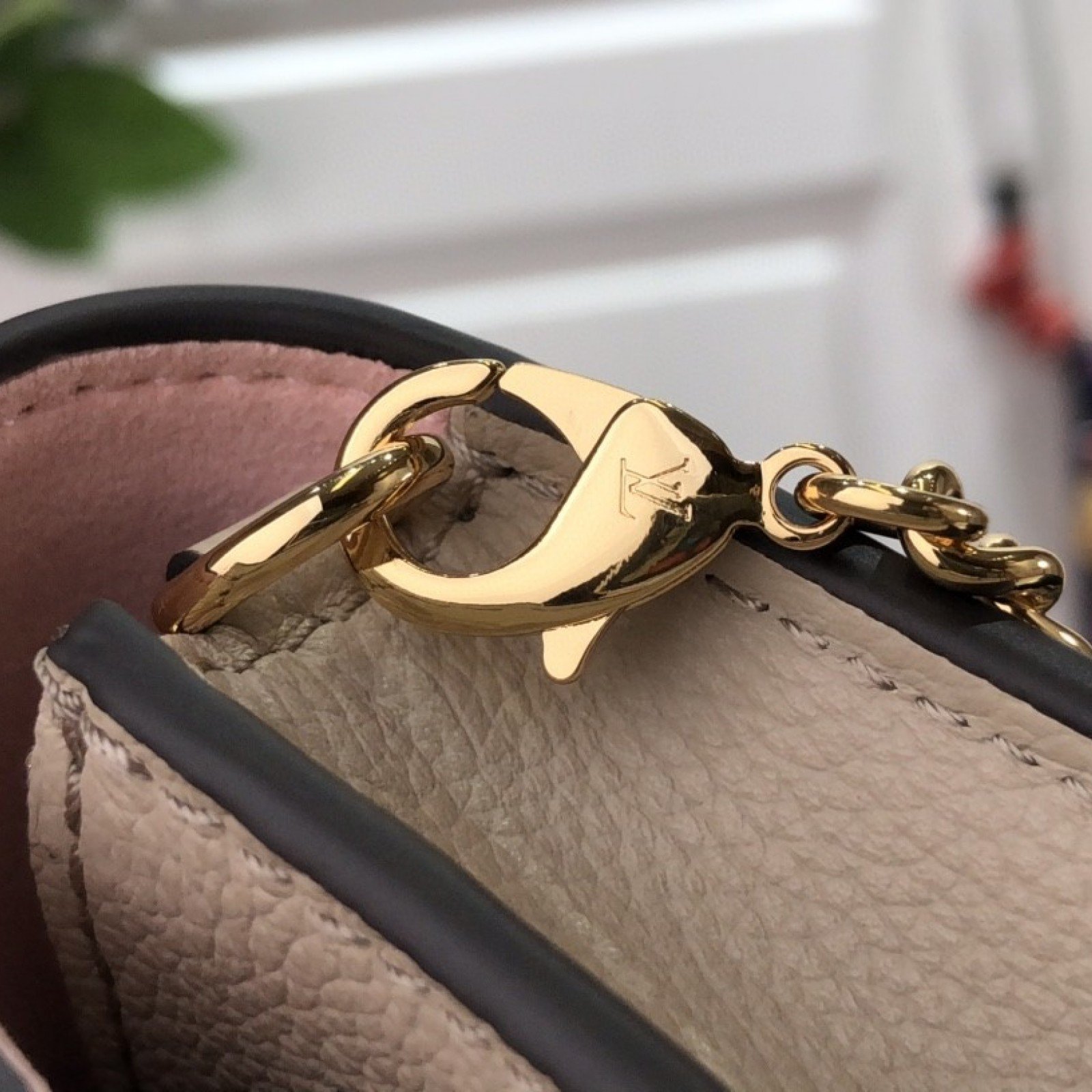 LV MYLOCKME CHAIN POCHETTE M81436