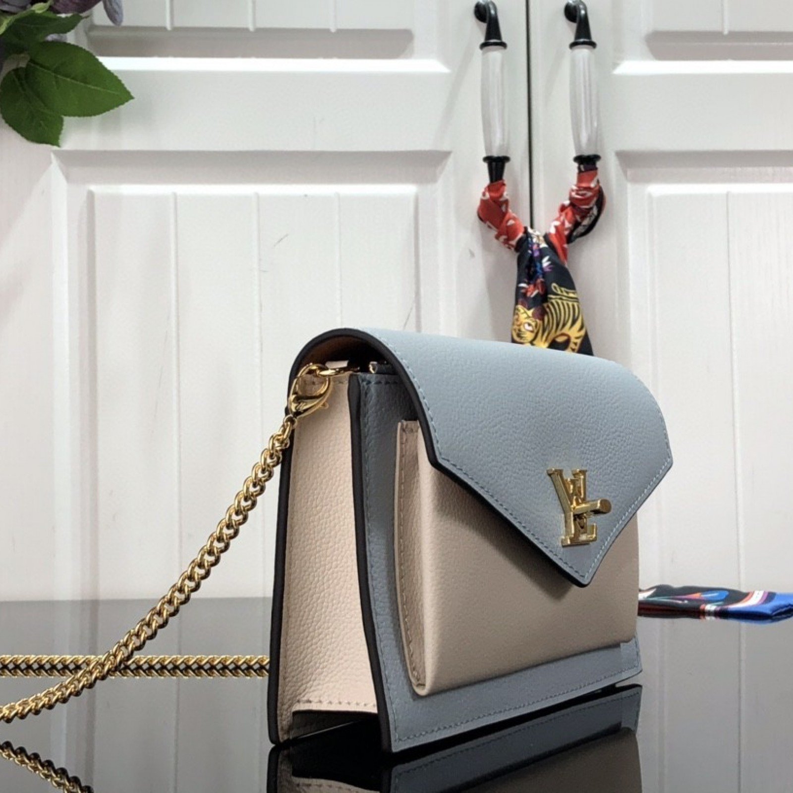 LV MYLOCKME CHAIN POCHETTE M81436