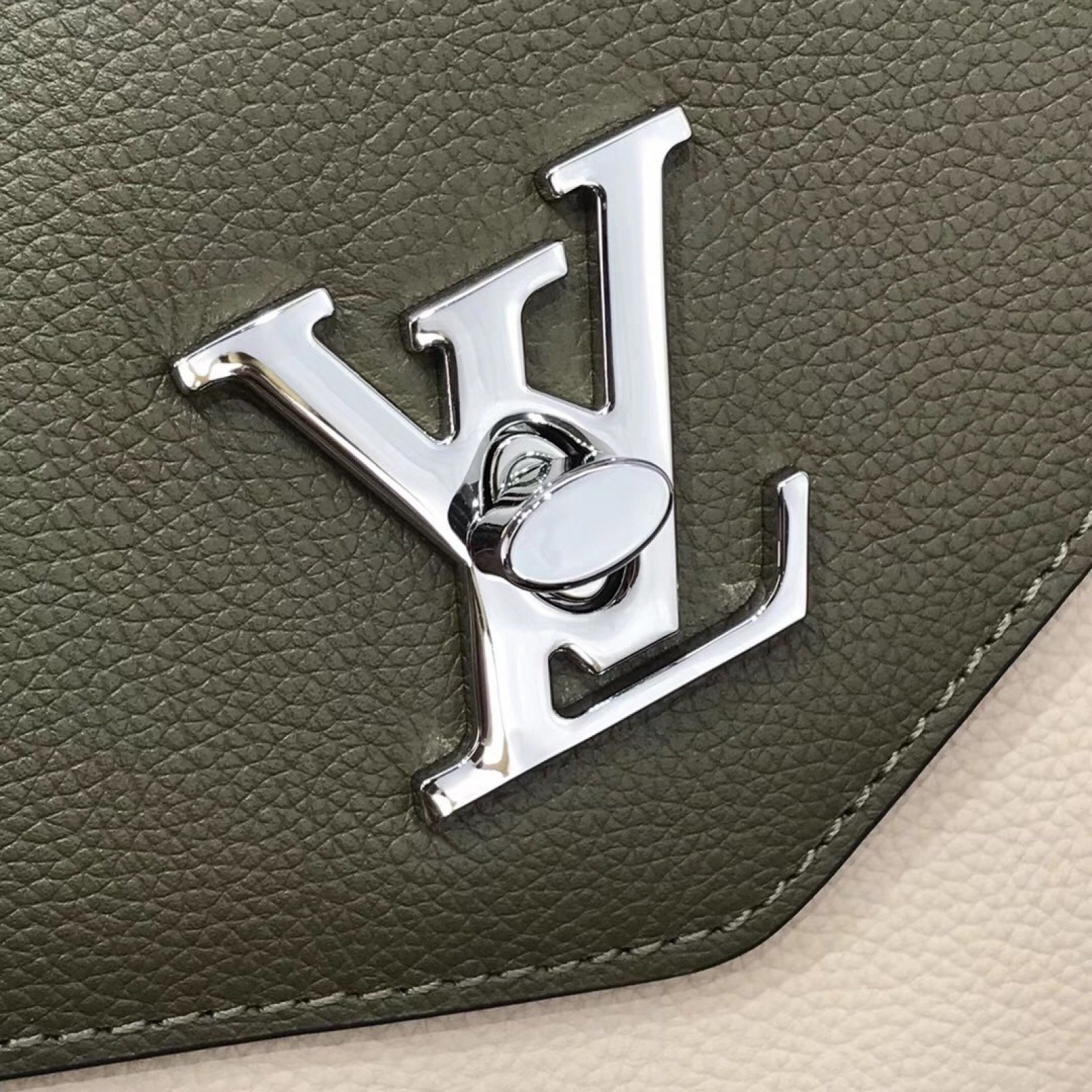 LV MYLOCKME M54878JL