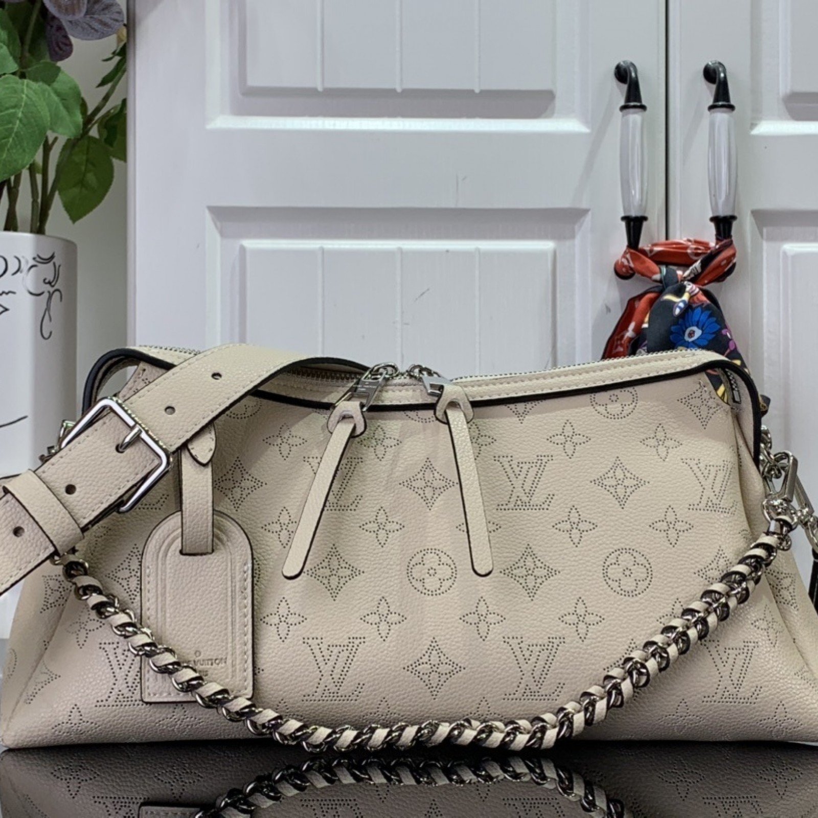 LV Mahina Hand It All M24255