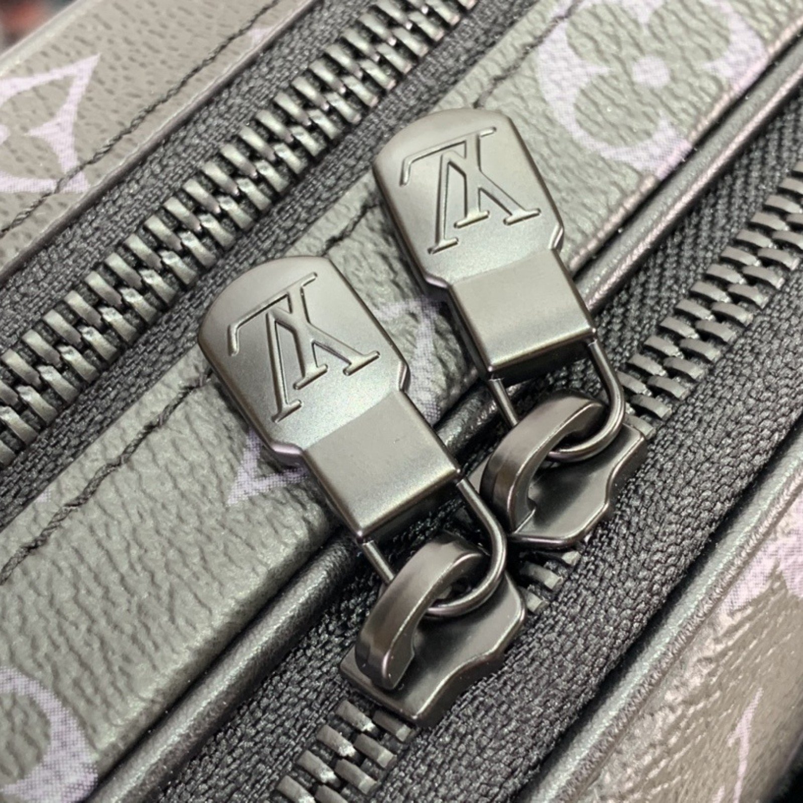 LV NANO ALPHA m30997