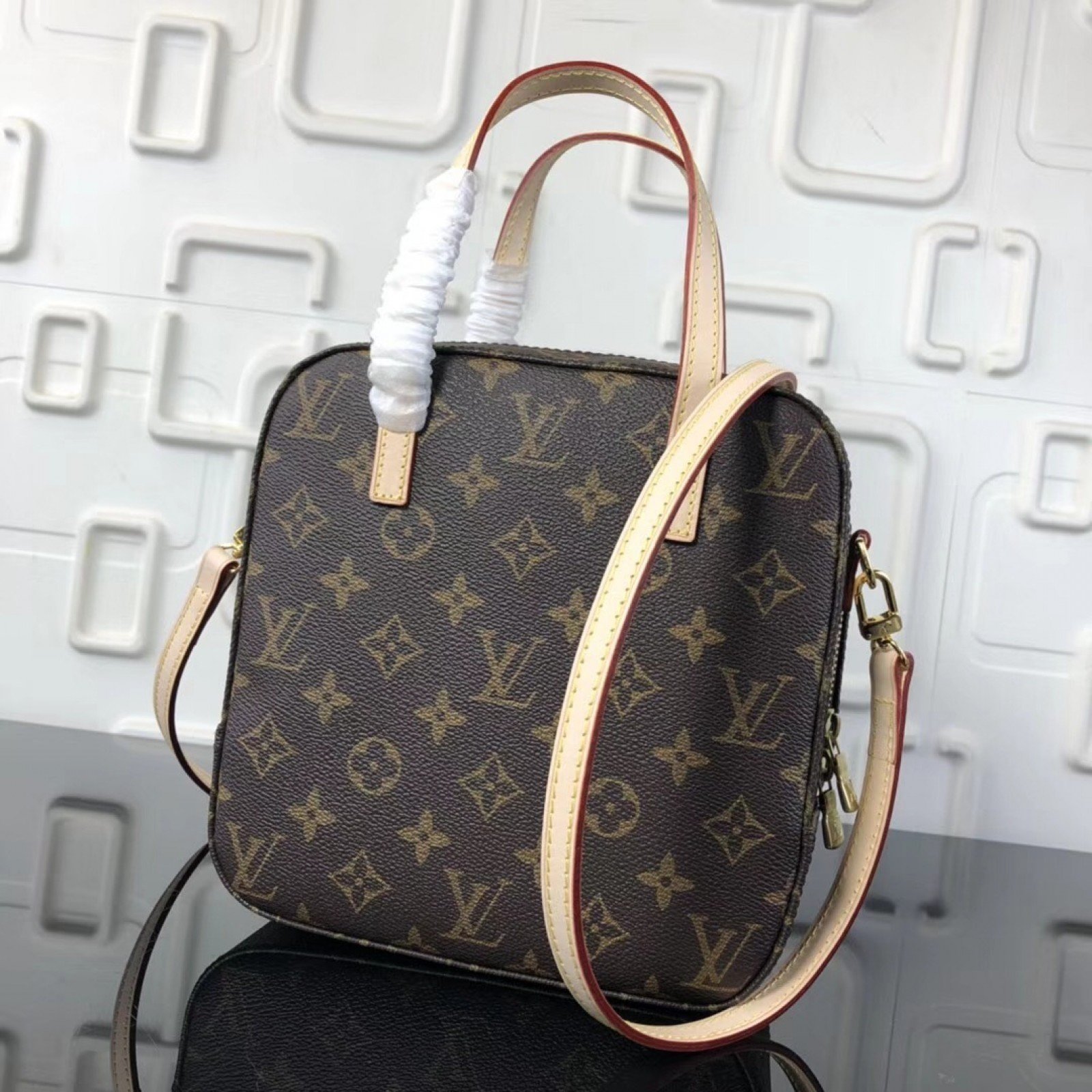 LV NANO NOE M47500