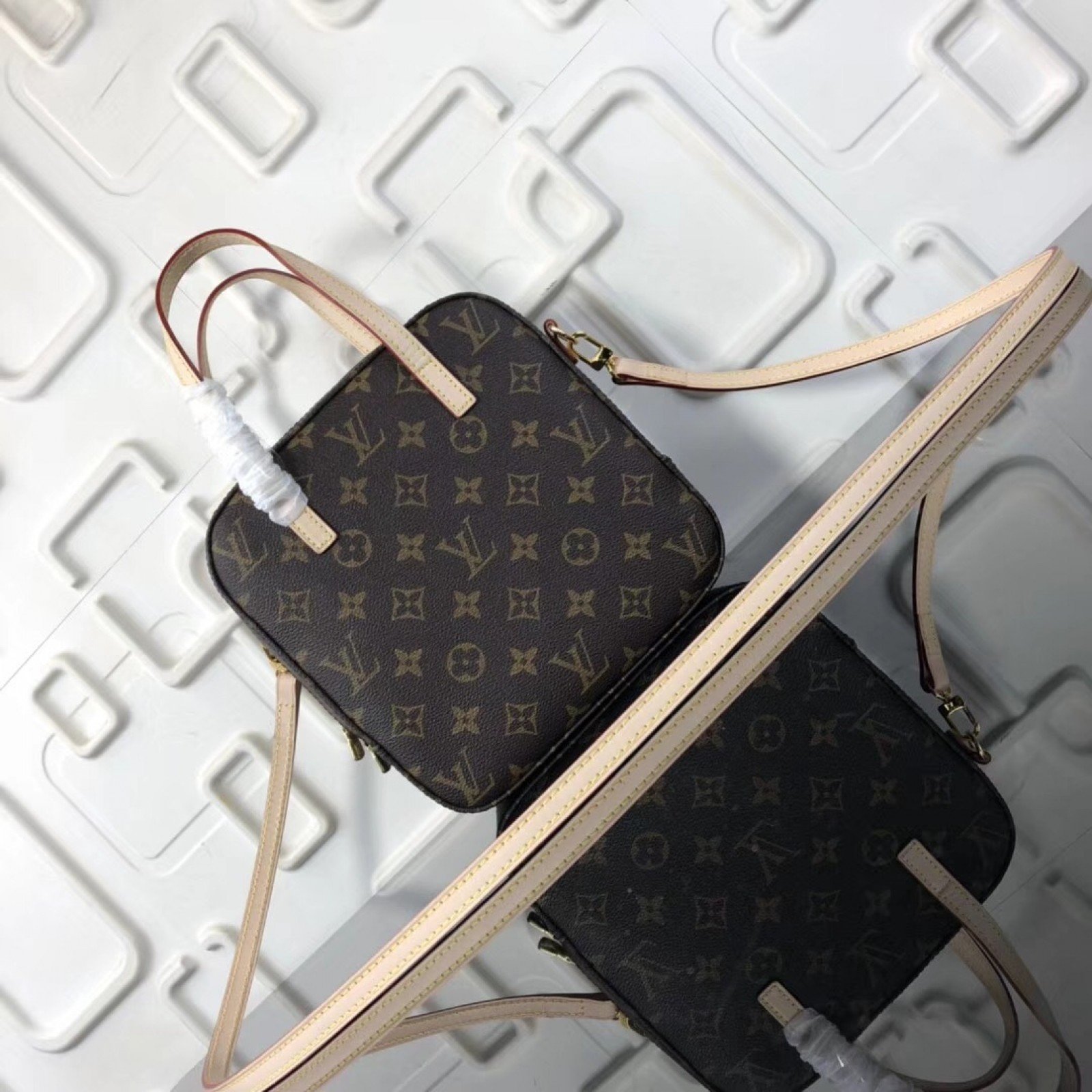 LV NANO NOE M47500