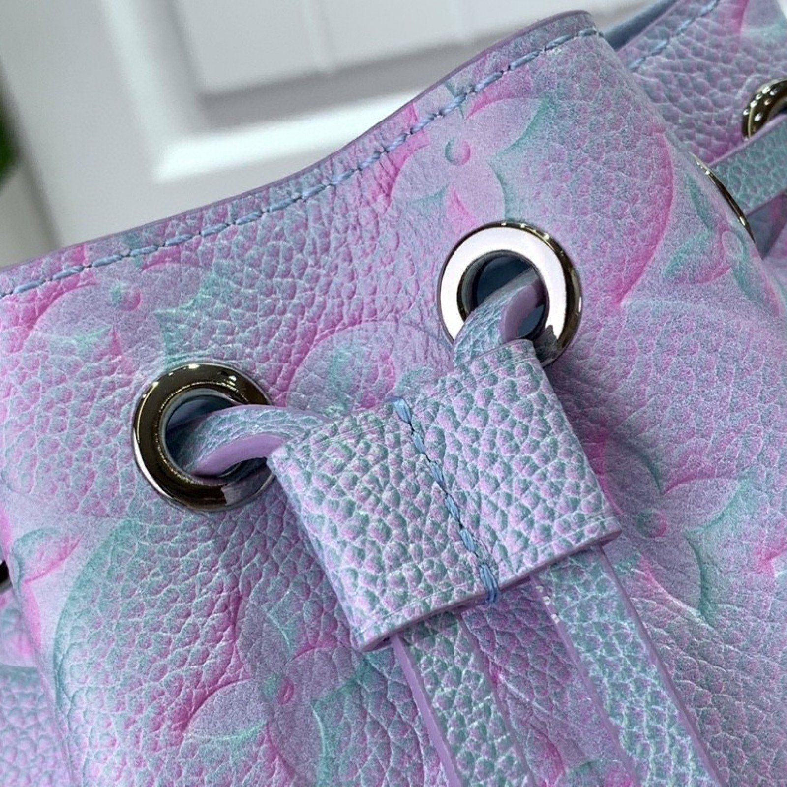 LV NANO NOE M81463