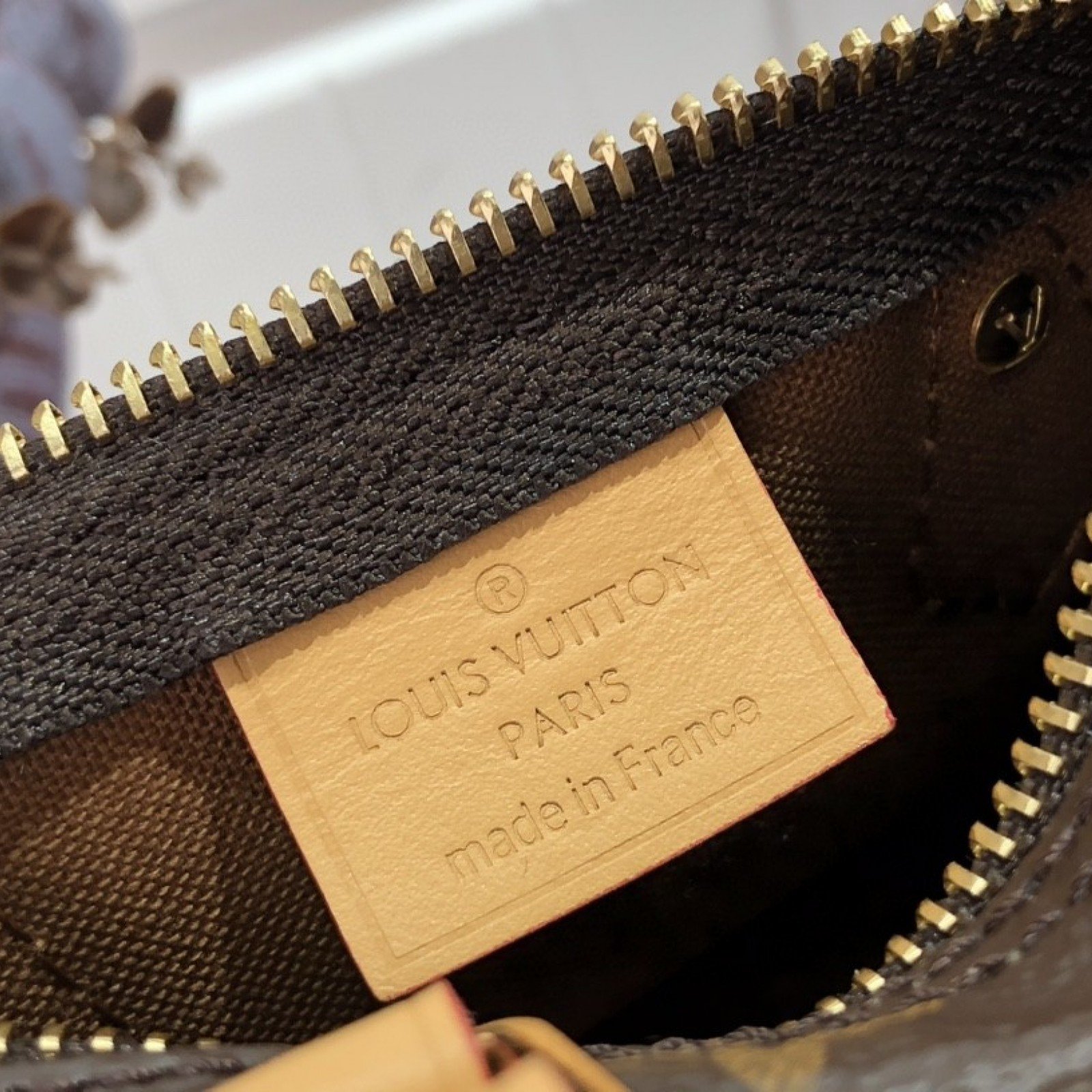 LV NANO SPEEDY M81085