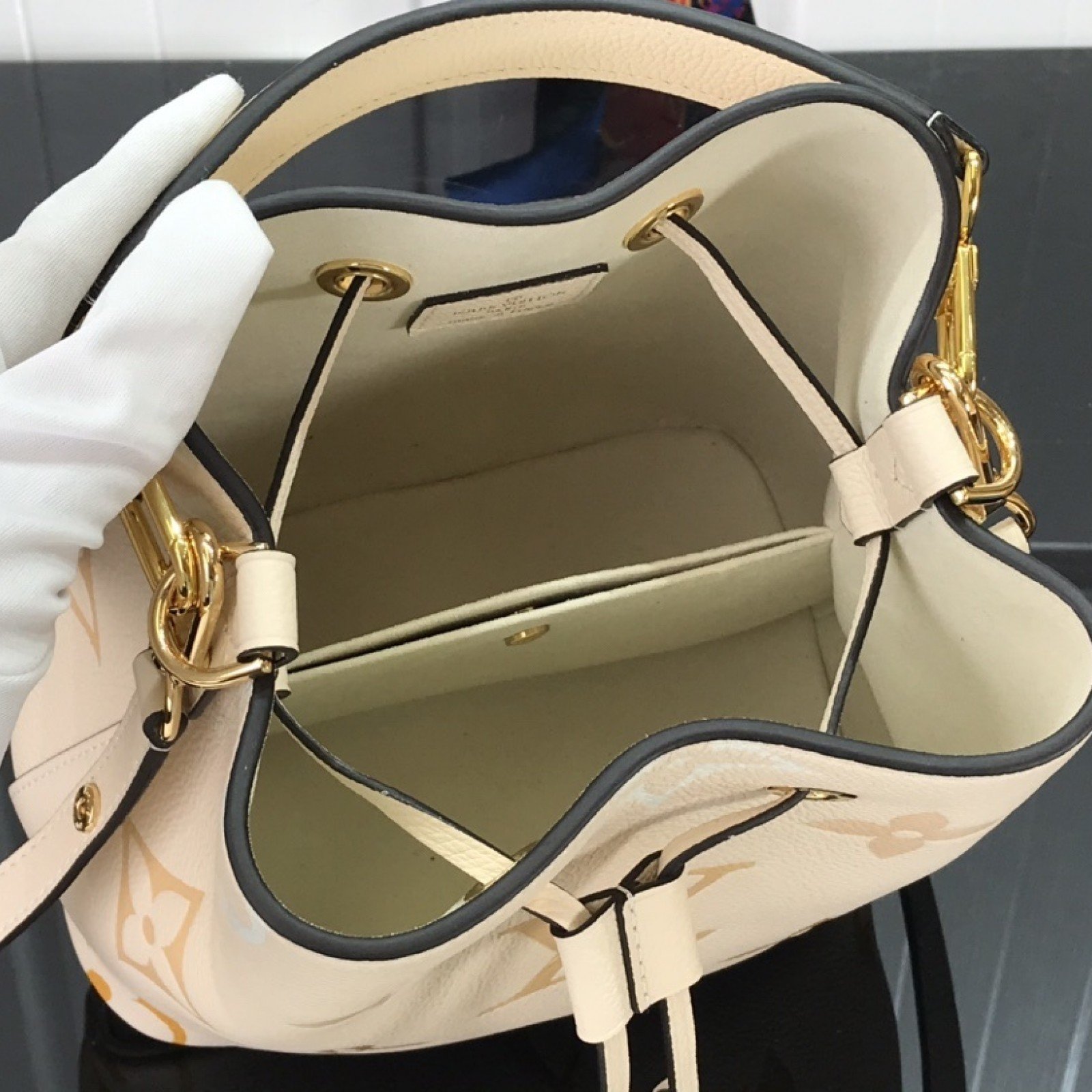 LV NEONOE BB M45716