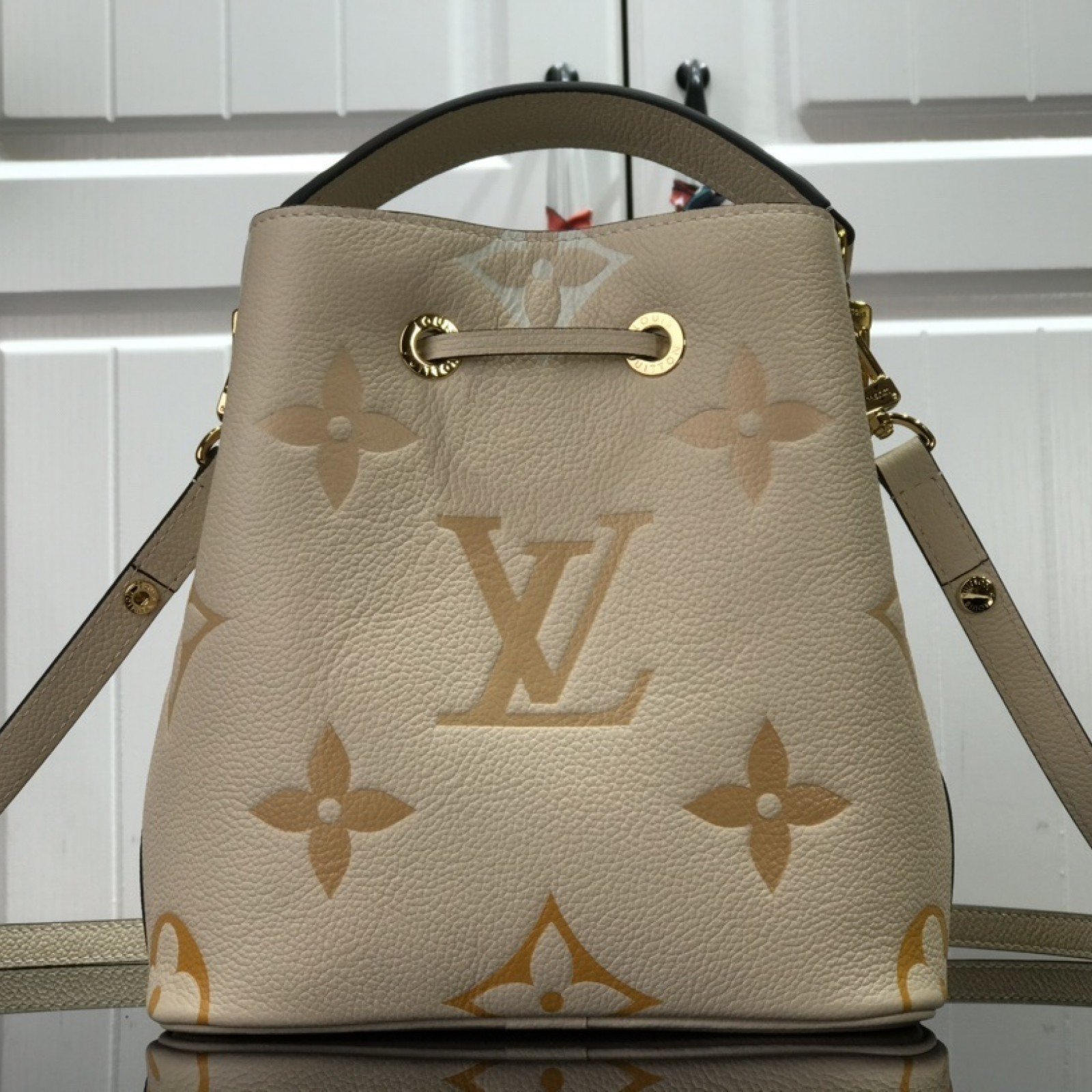 LV NEONOE BB M45716