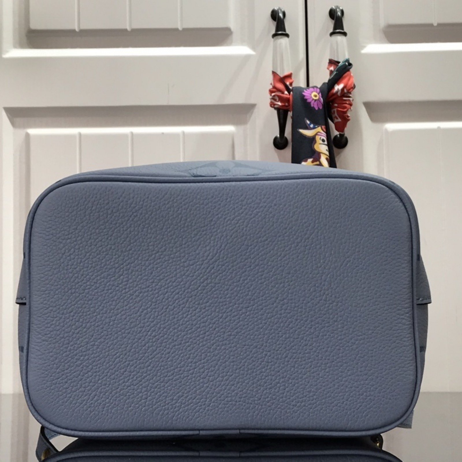 LV NEONOE BB M45716