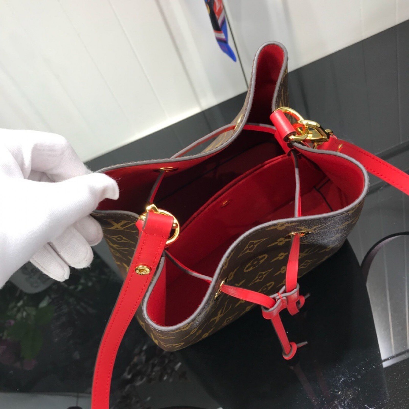 LV NEONOE BB M53609