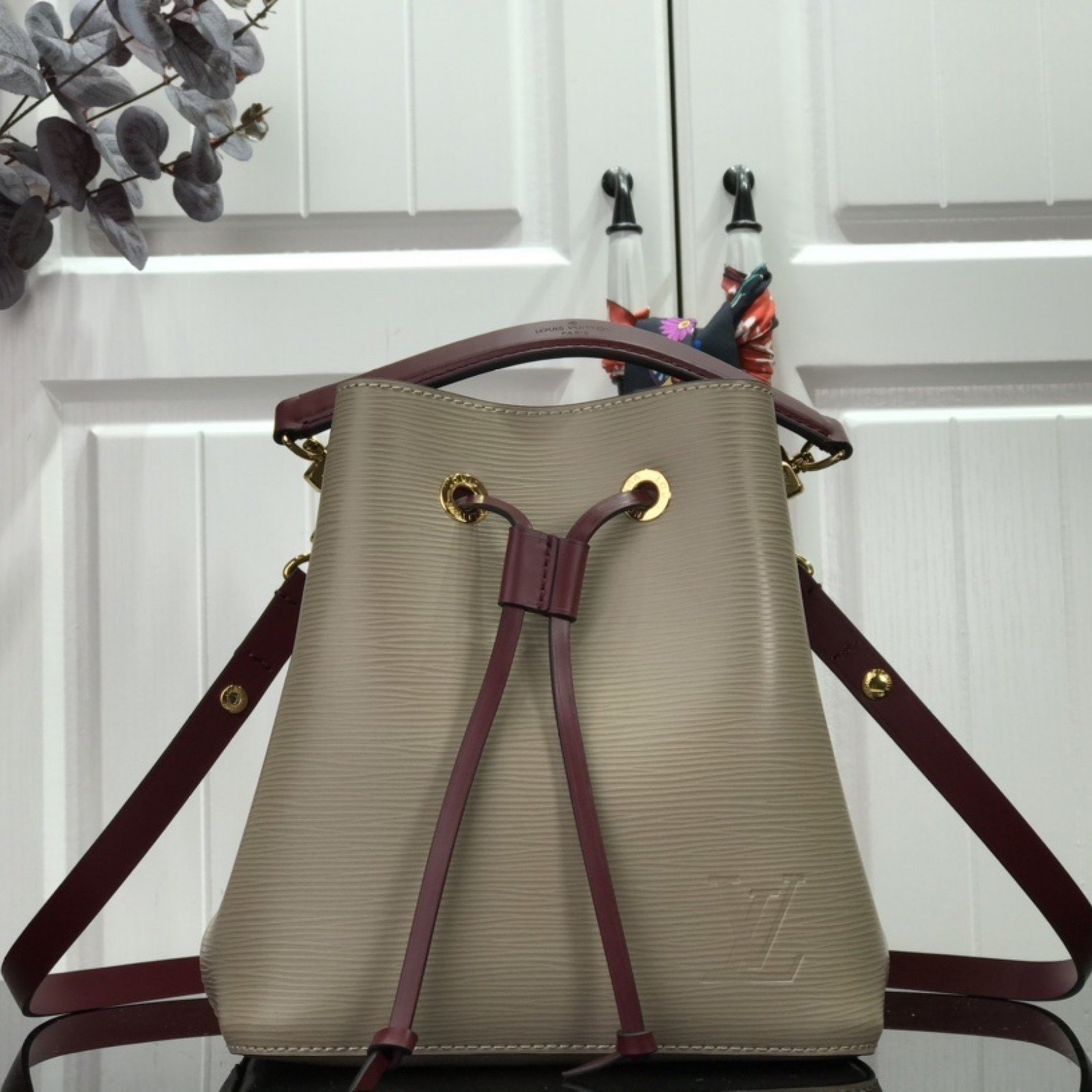 LV NEONOE BB M56212