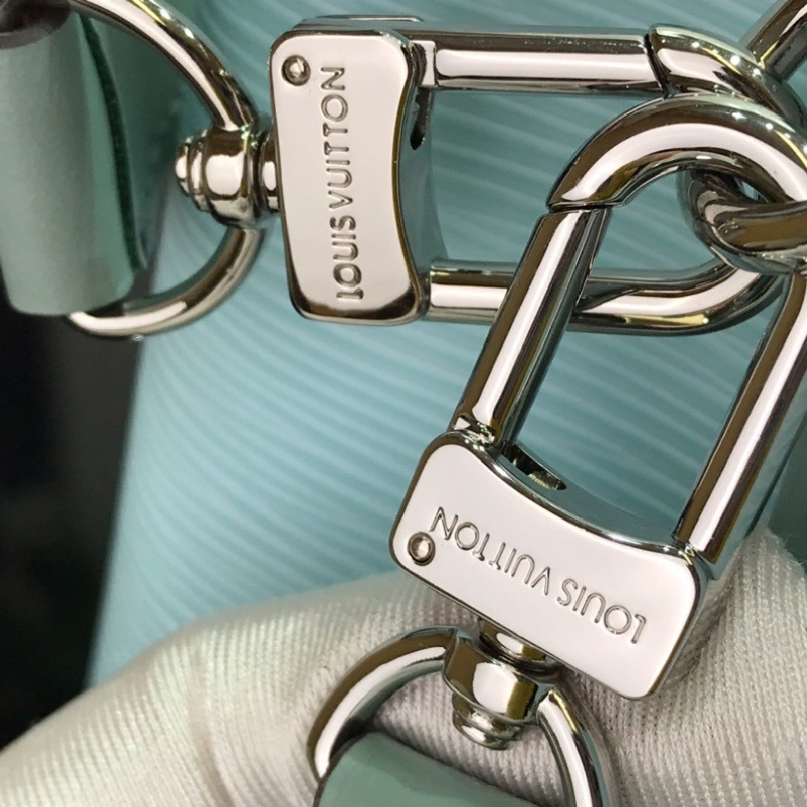 LV NEONOE BB M56212
