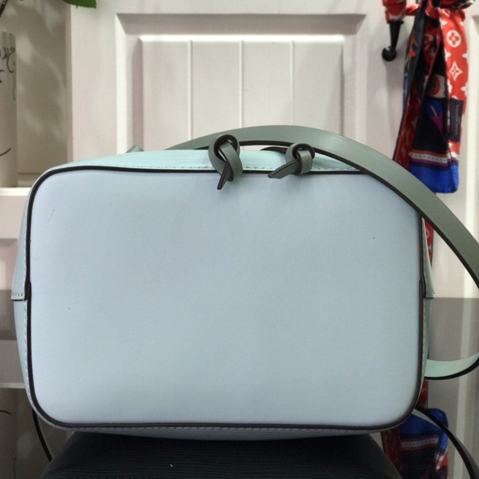 LV NEONOE BB M56212