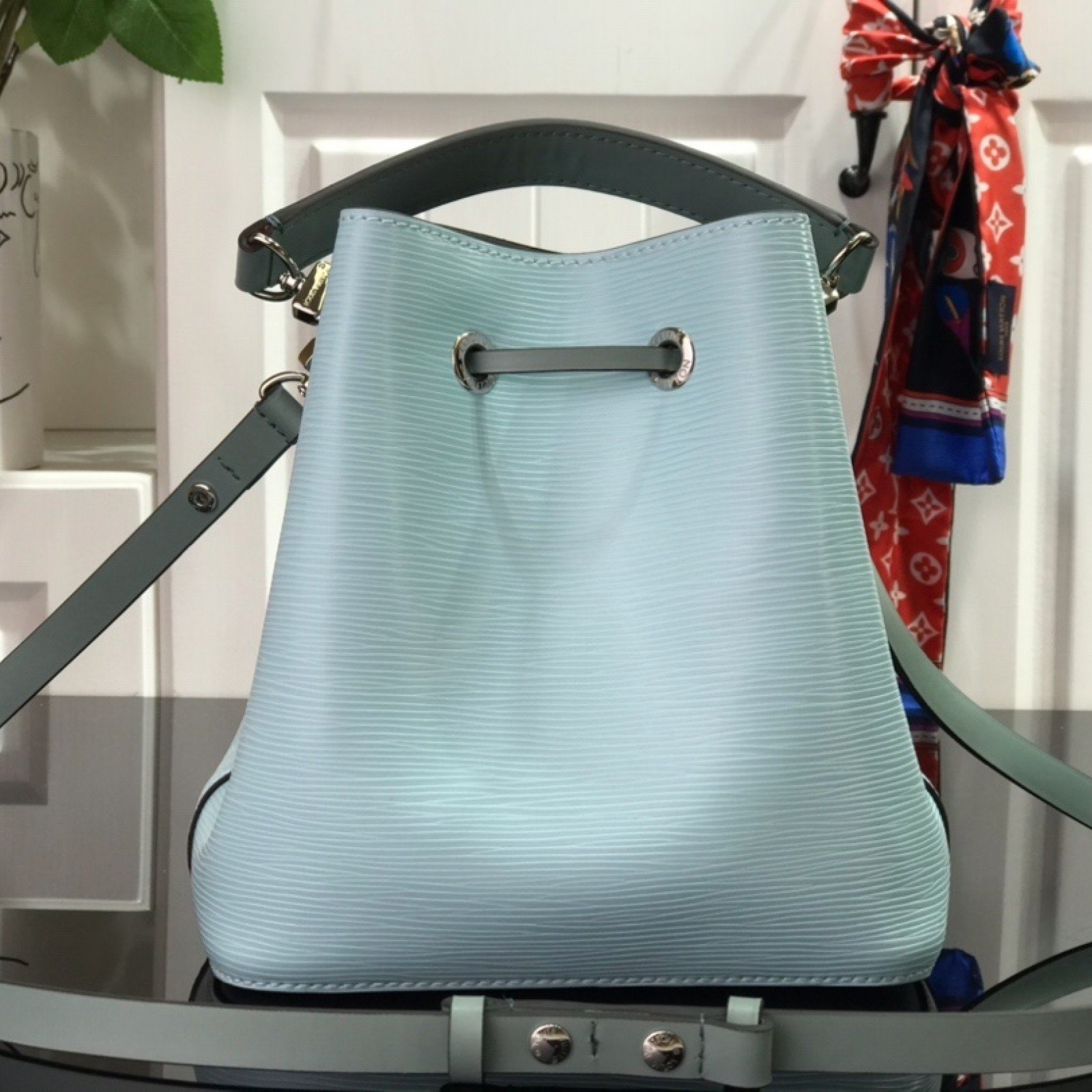 LV NEONOE BB M56212