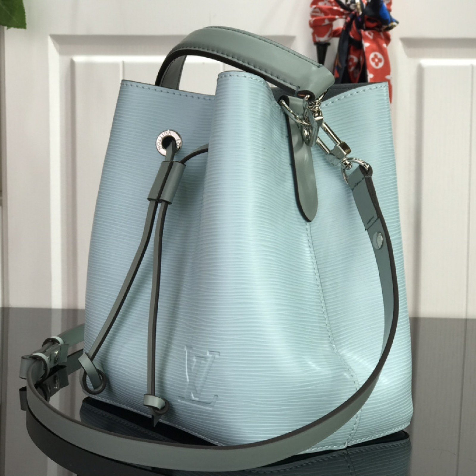 LV NEONOE BB M56212