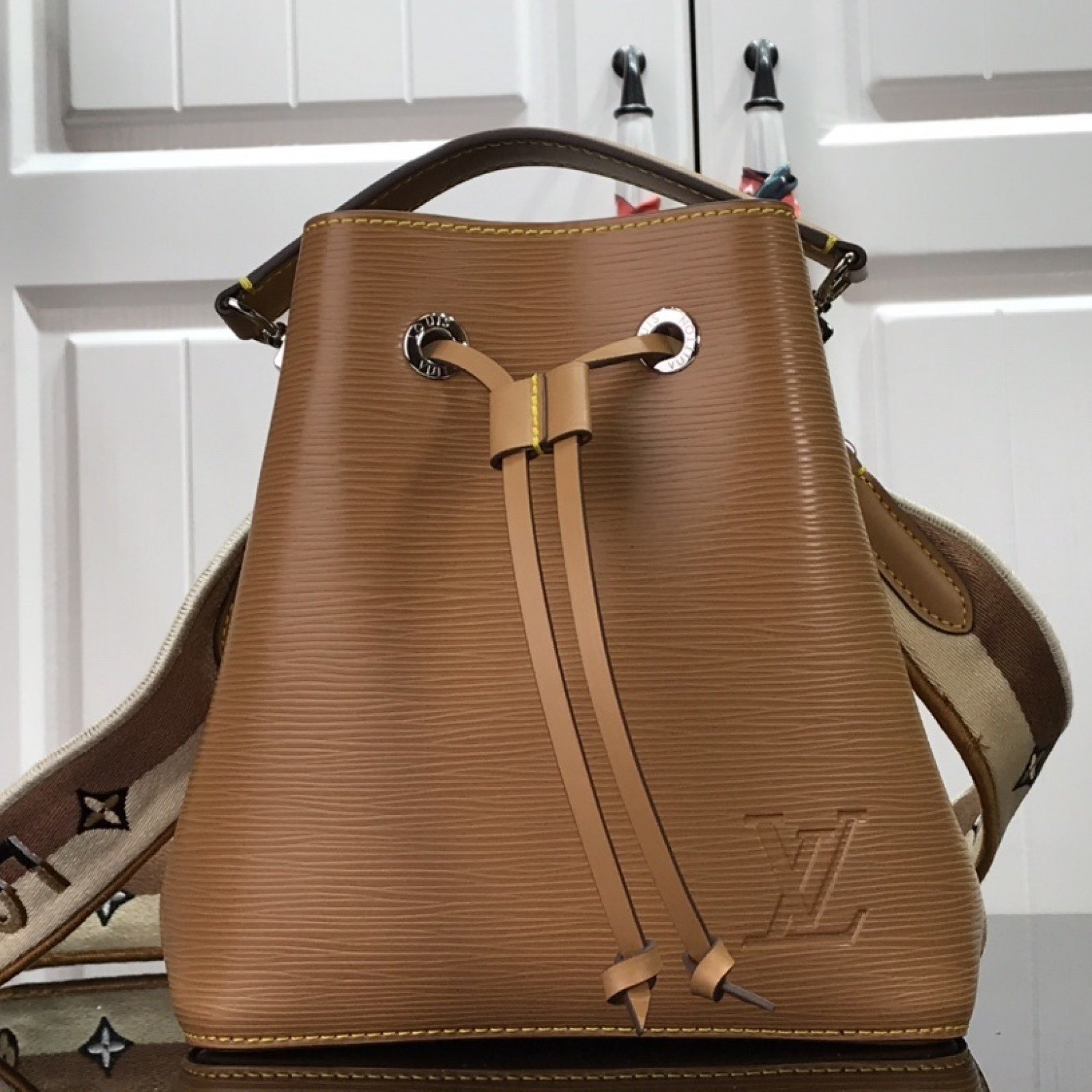 LV NEONOE BB M57691