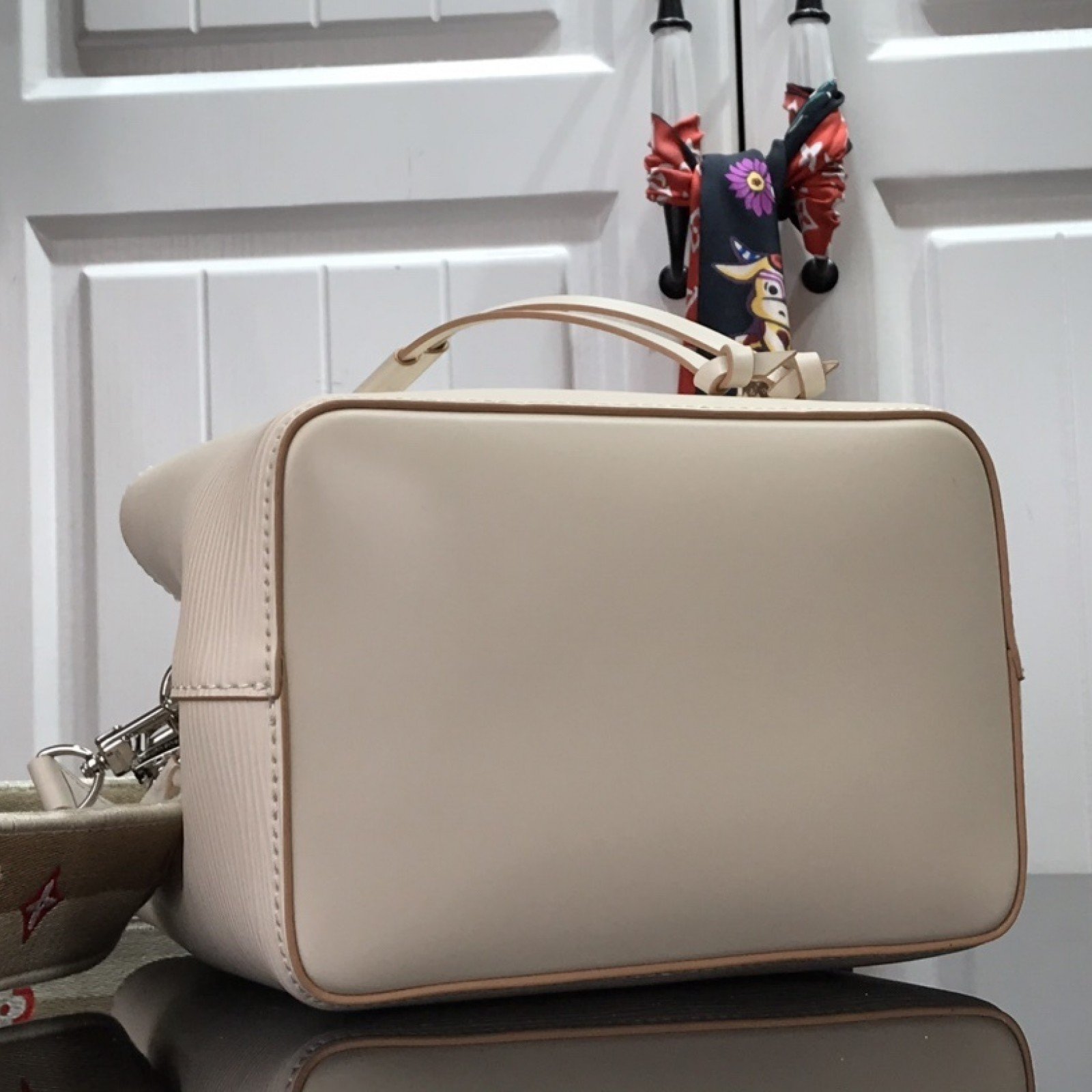 LV NEONOE BB M57691