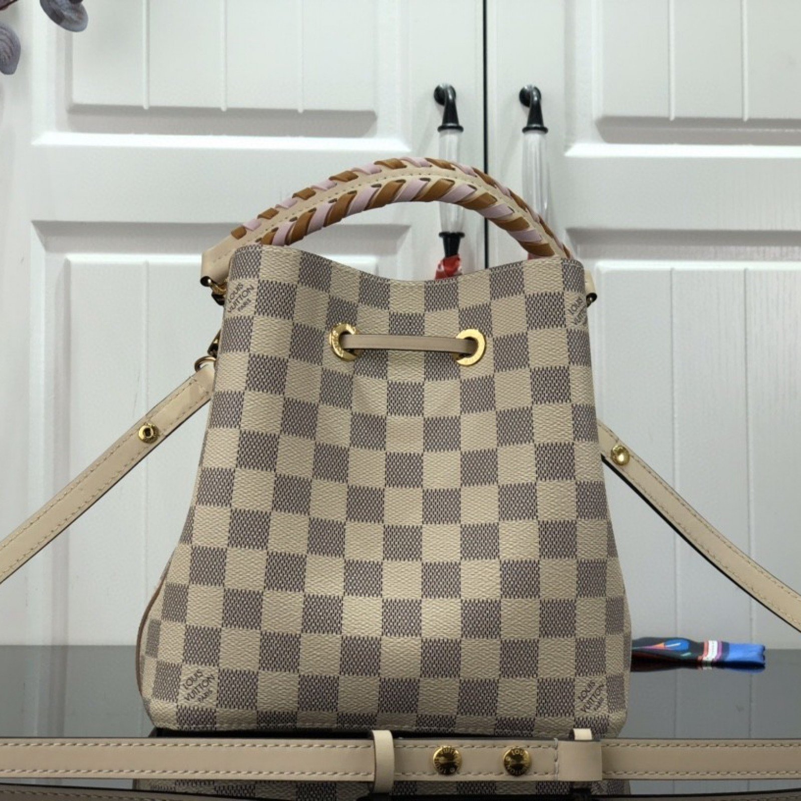 LV NEONOE BB N45292