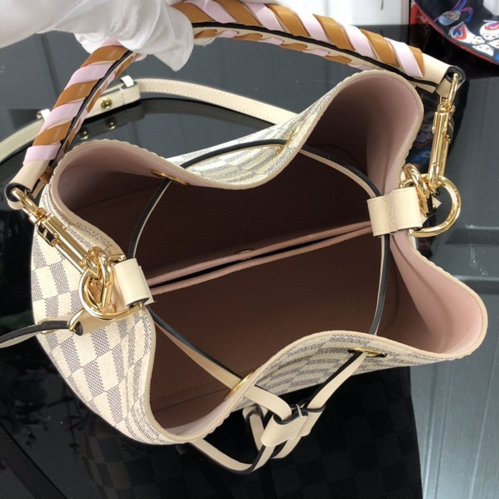 LV NEONOE BB N45292