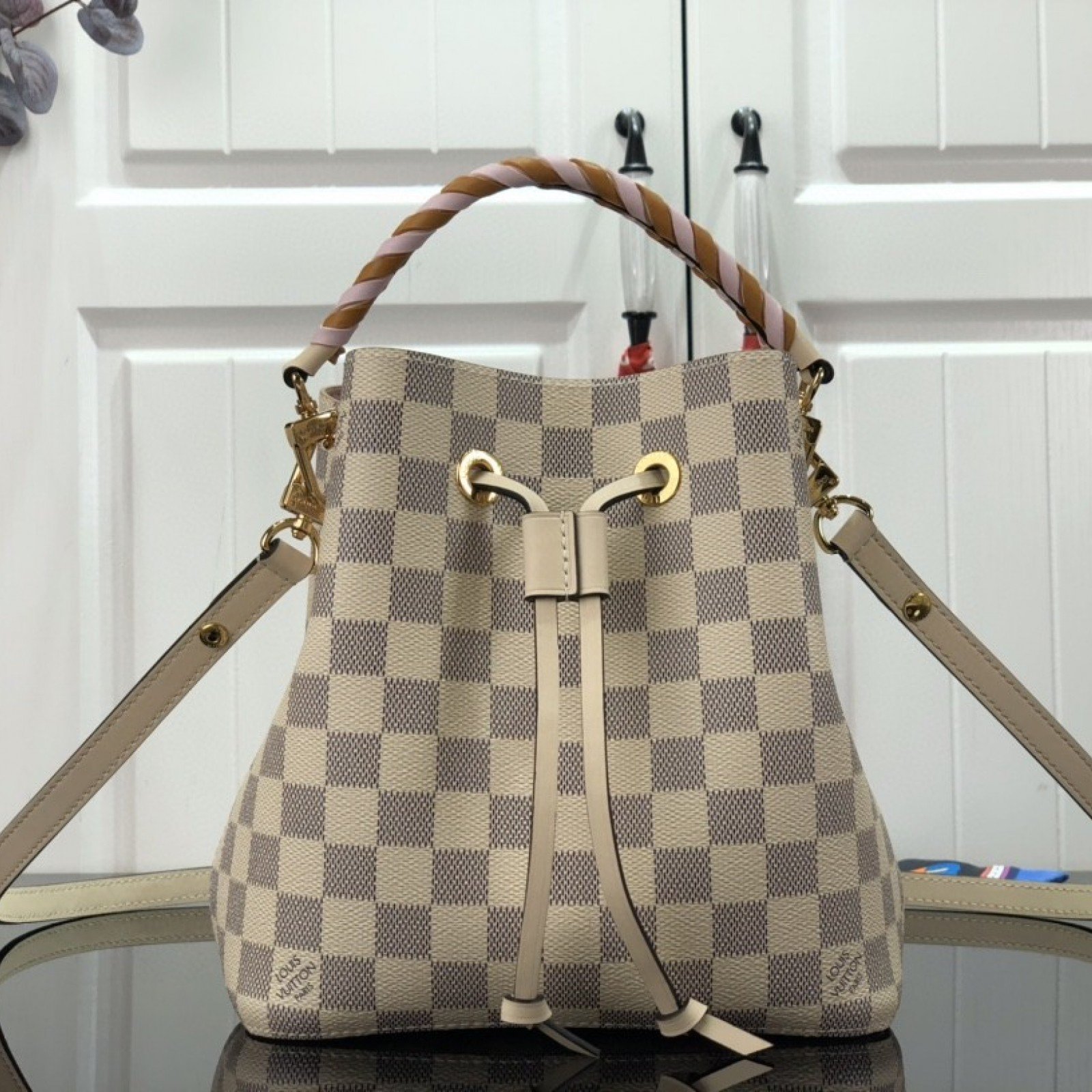 LV NEONOE BB N45292