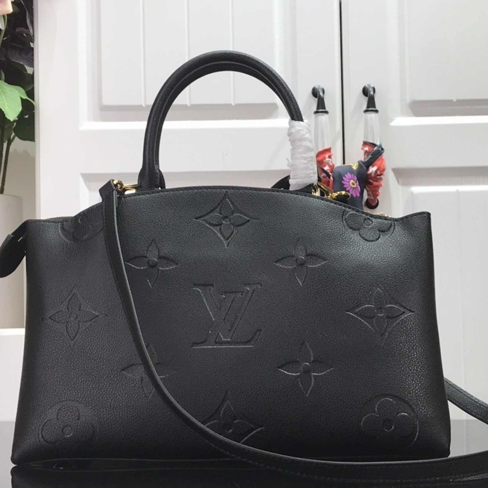 LV NEW GRAND PALAIS N45811
