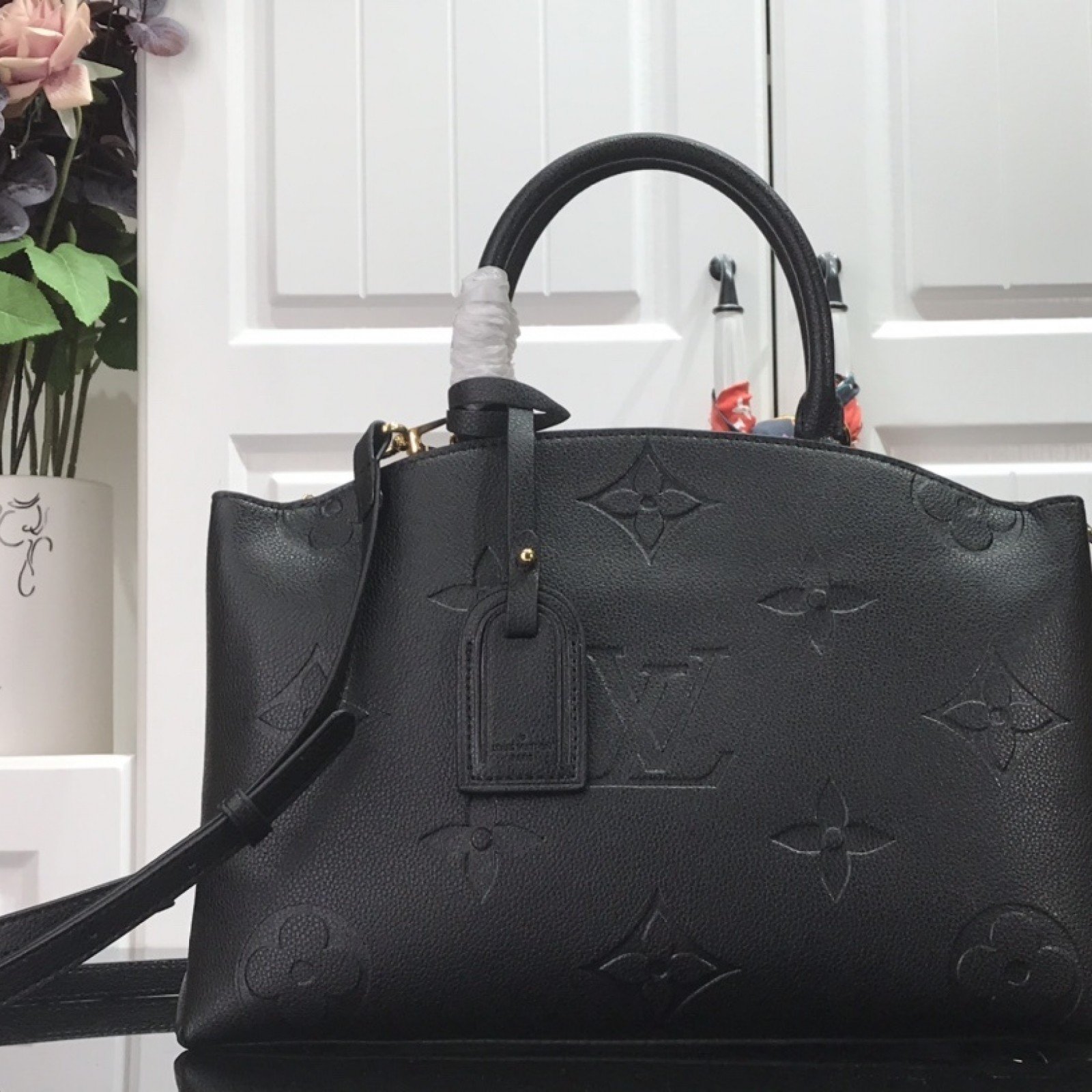 LV NEW GRAND PALAIS N45811