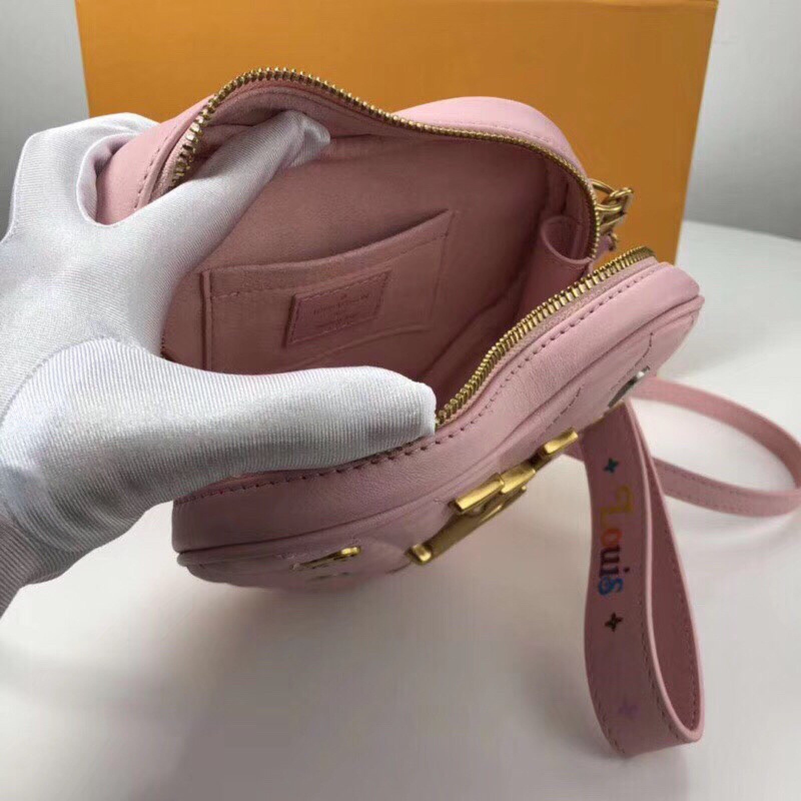 LV NEW WAVE HEART BAG M53205