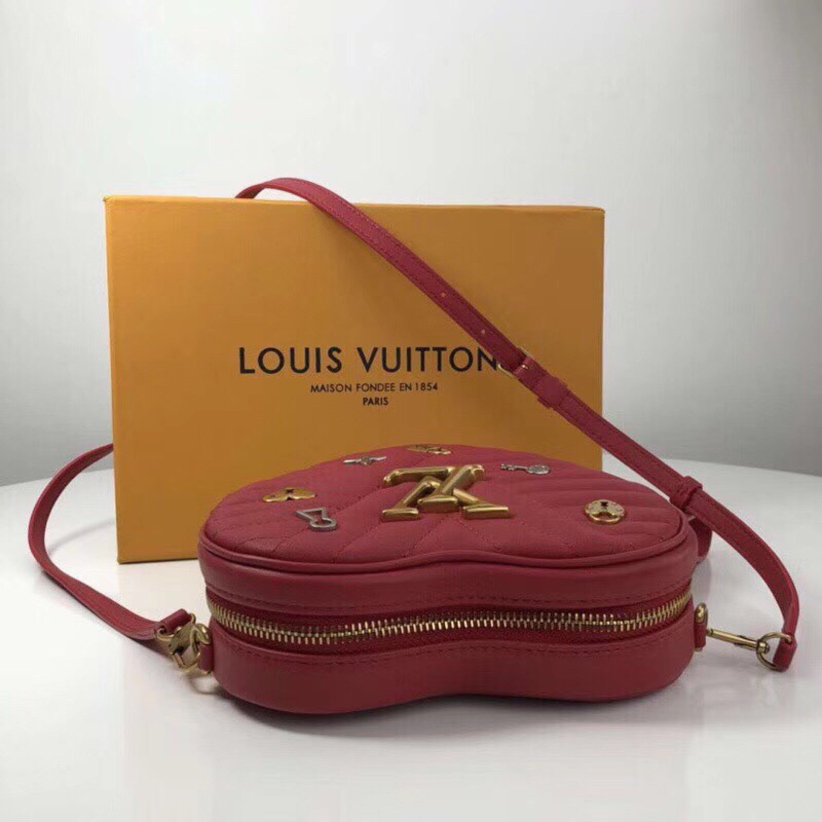 LV NEW WAVE HEART BAG M53205