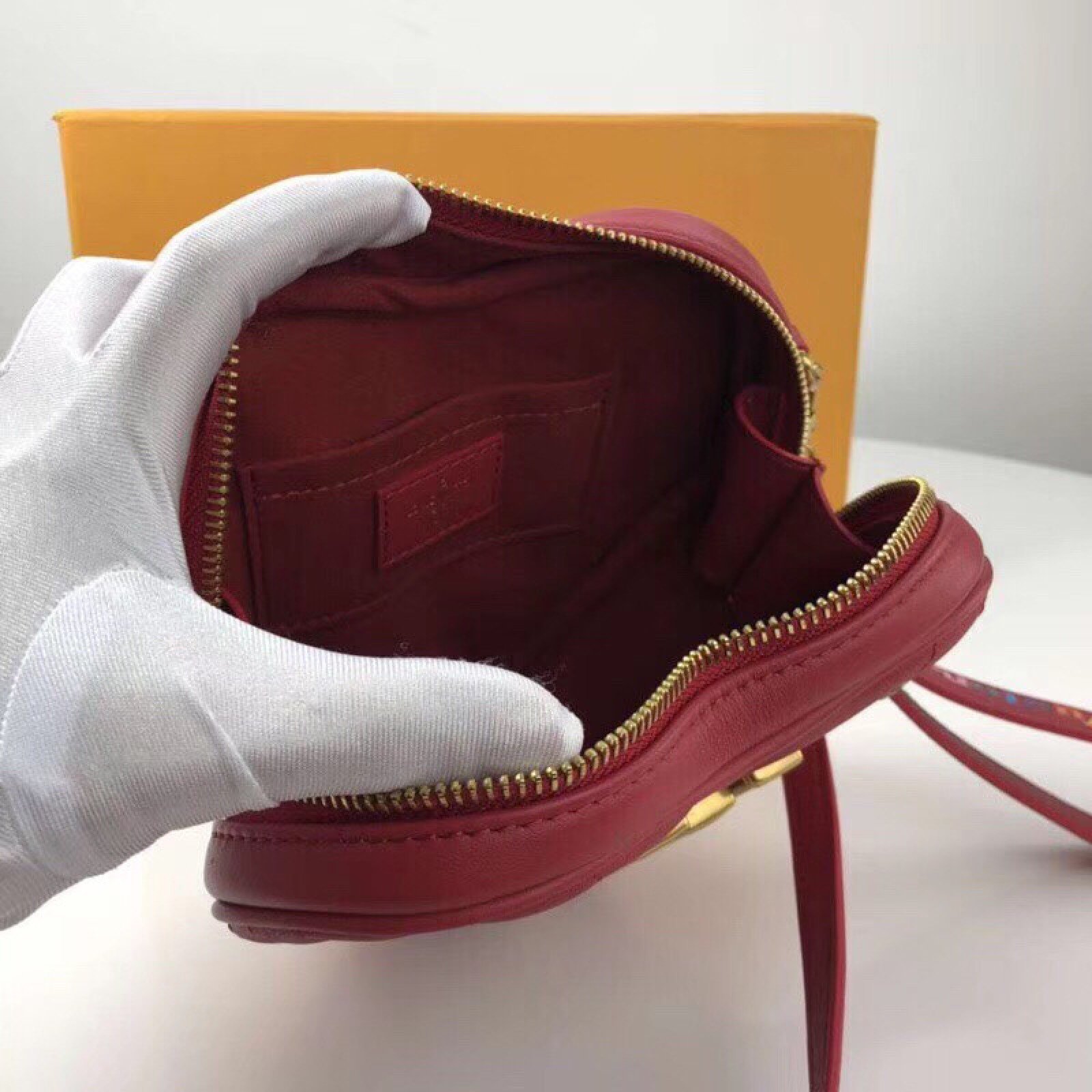 LV NEW WAVE HEART BAG M53205