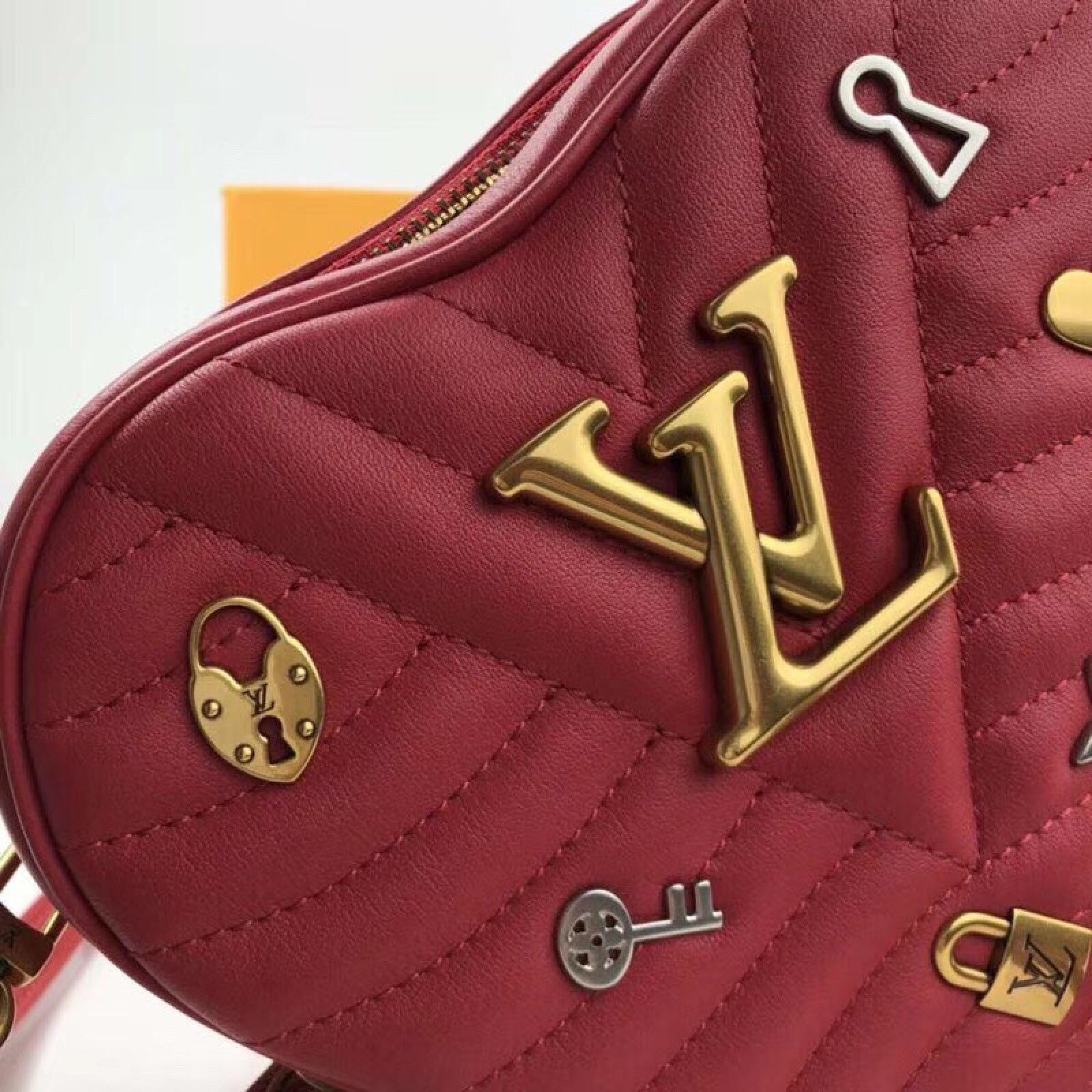 LV NEW WAVE HEART BAG M53205