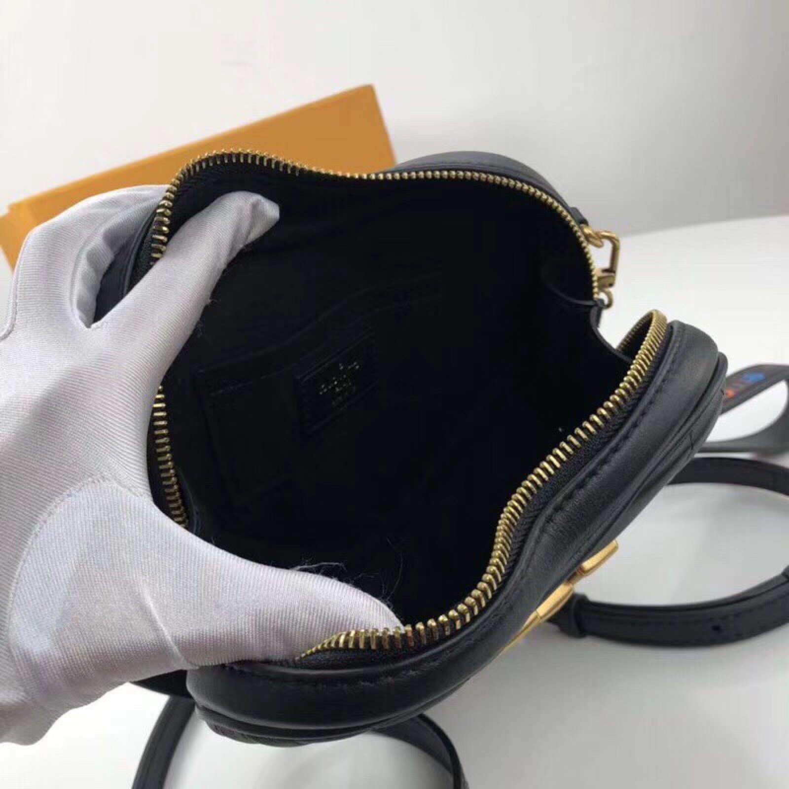 LV NEW WAVE HEART BAG M53205