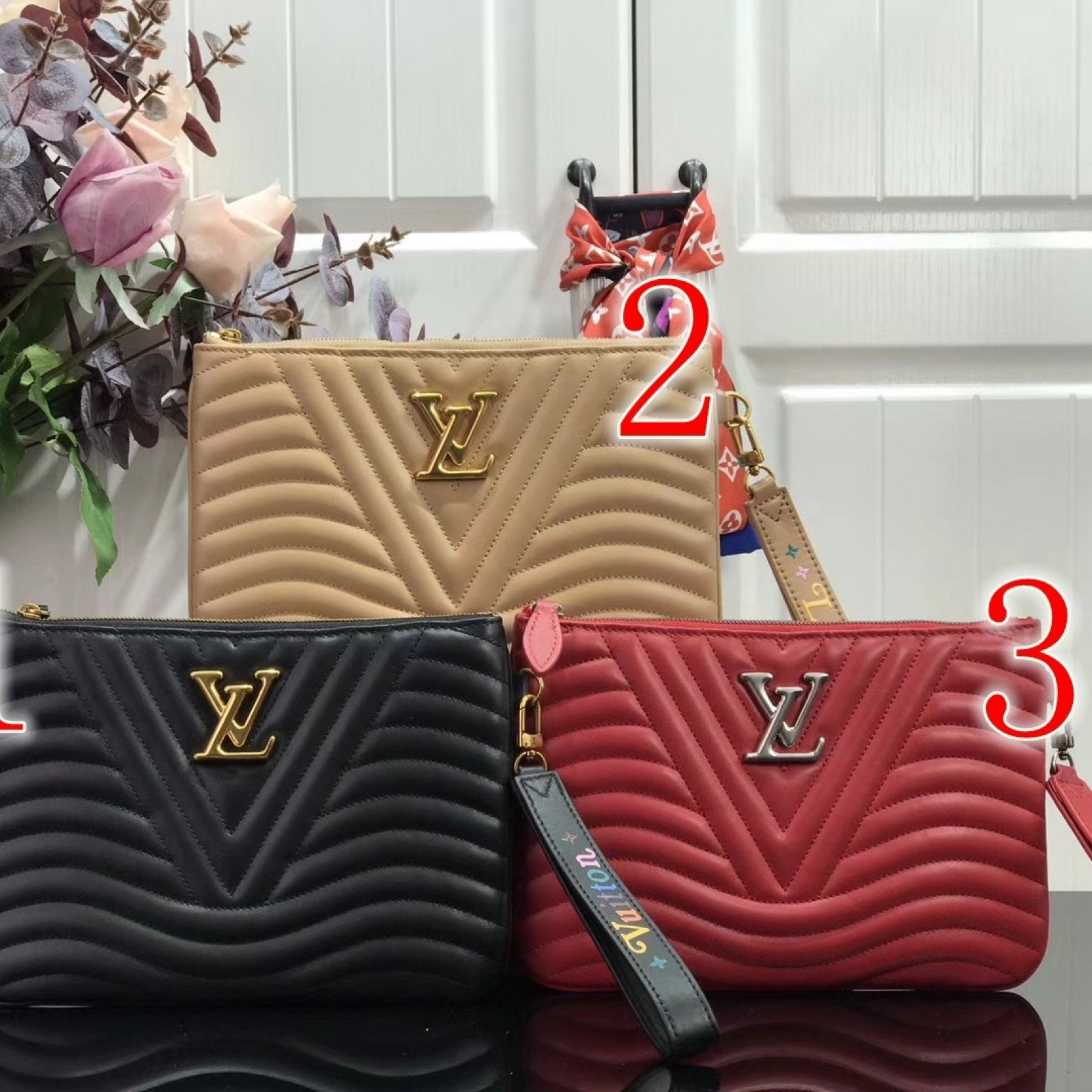 LV NEW WAVE ZIP POCHETTE M63943