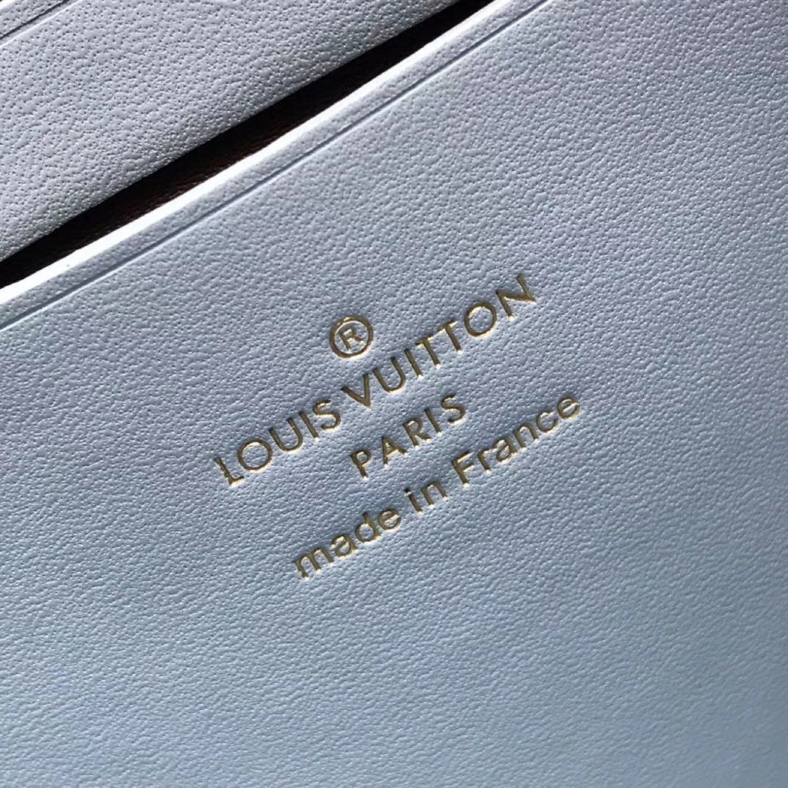 LV NEW WAVE ZIPPED POCHETTE M68478
