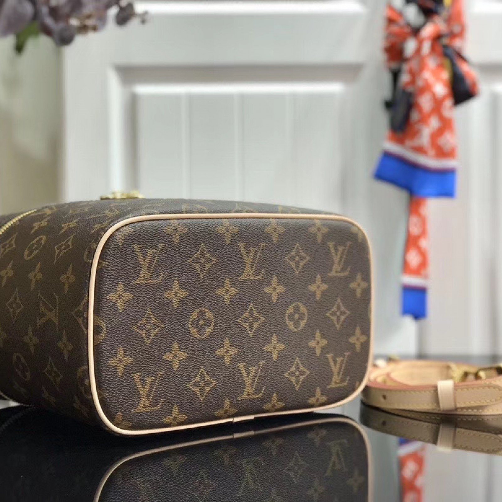 LV NICE BB Cosmetic bag M42265
