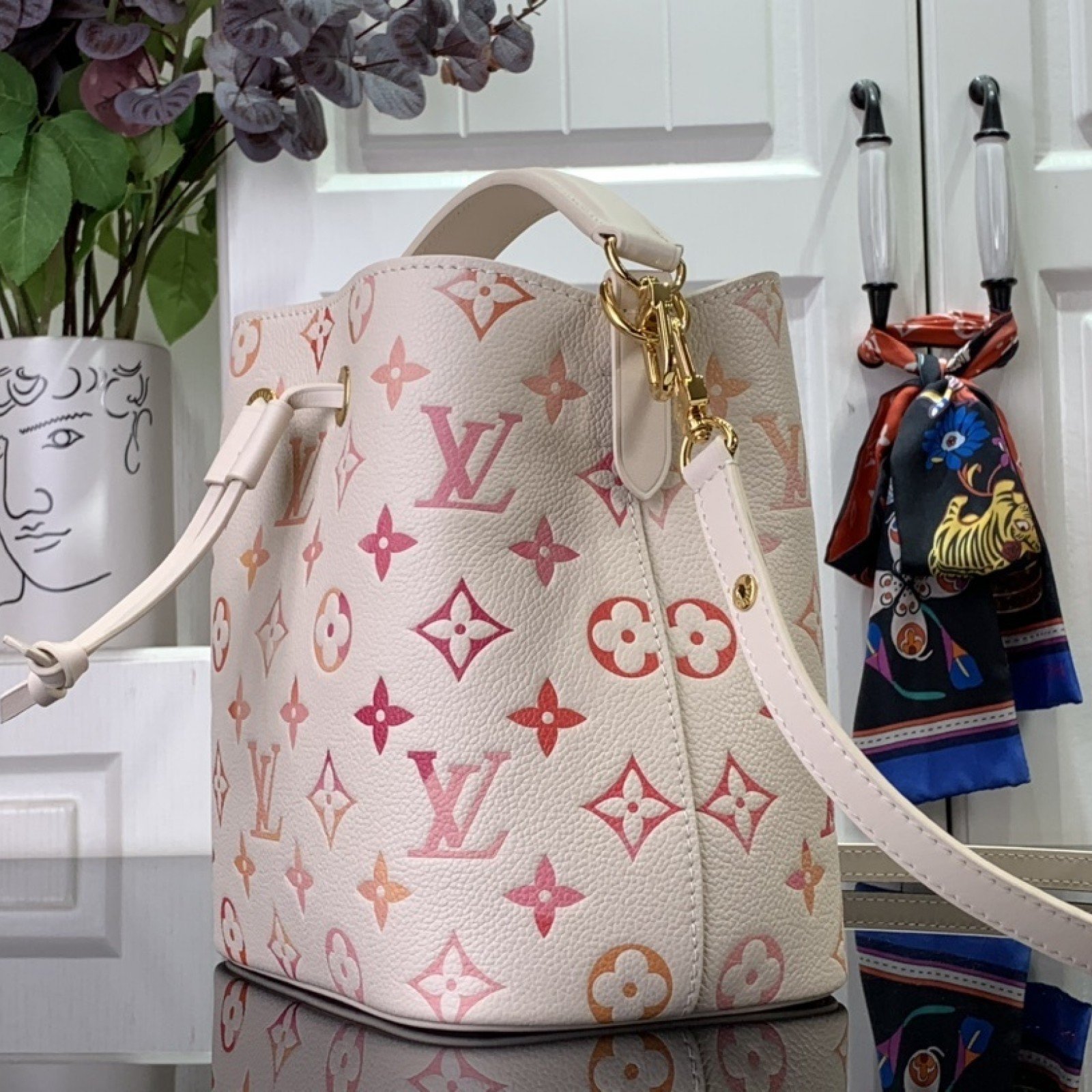 LV NÉONOÉ BB m24649